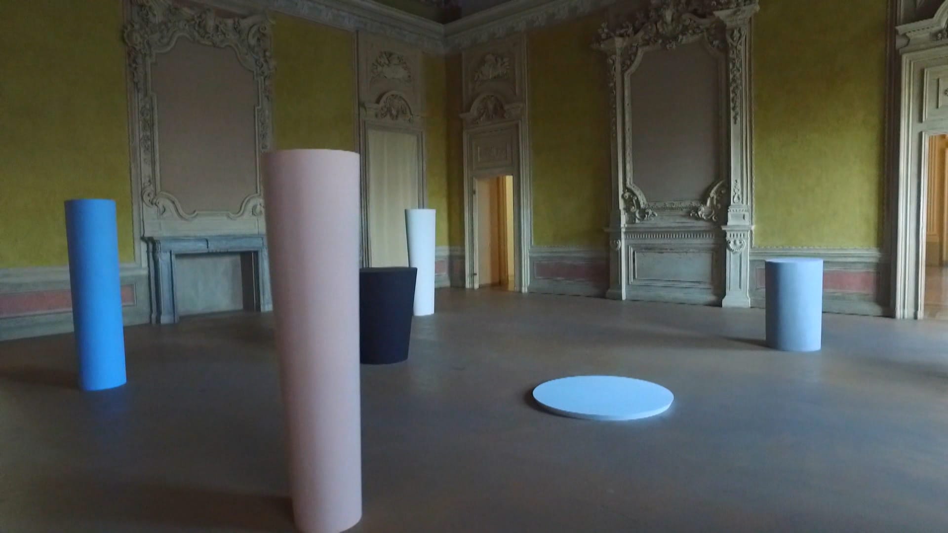 Ettore Spalletti: Anfora Bacile, Vasi, 1982 impasto di colore su centina in legno