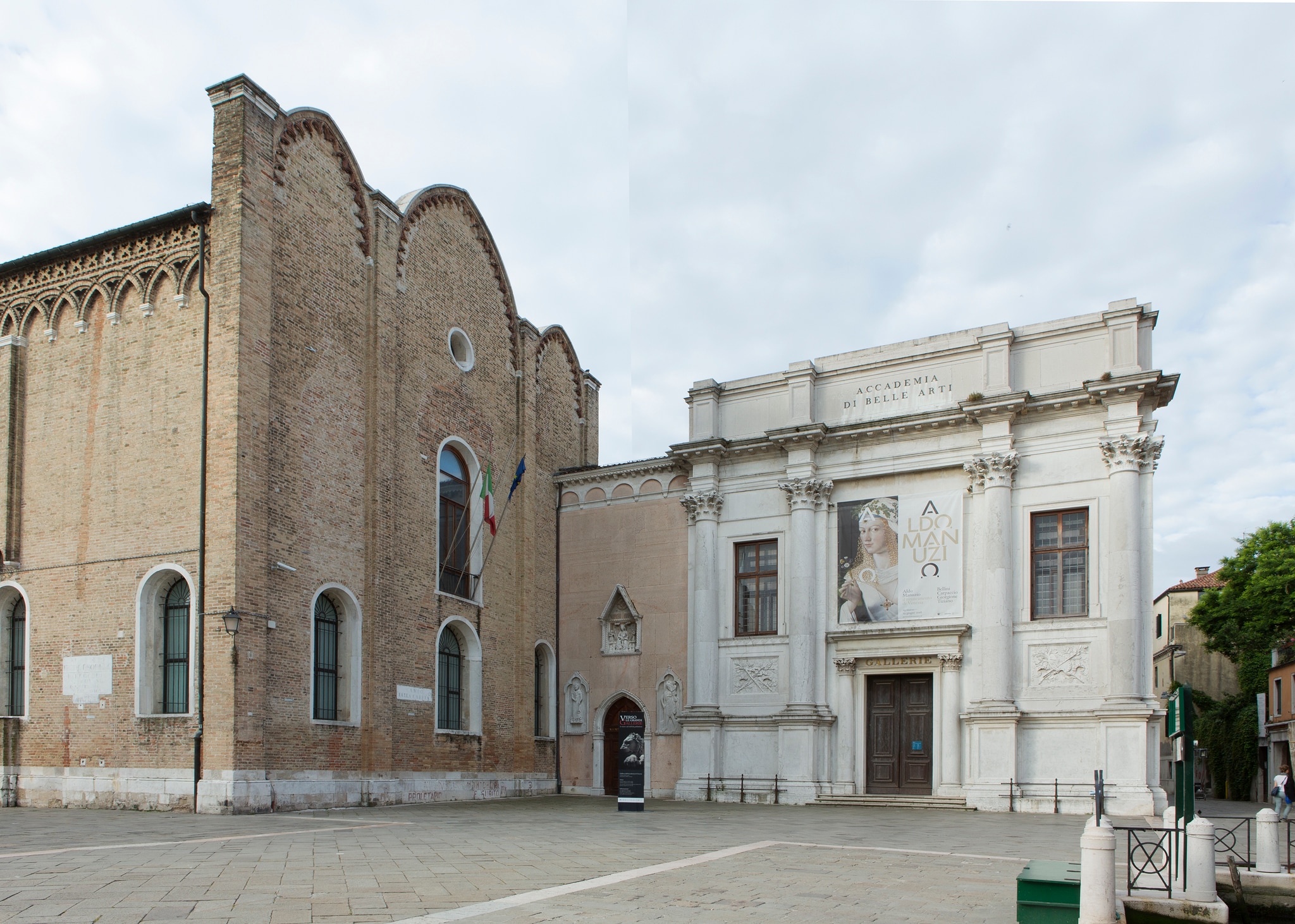 Esterno Gallerie dell’Accademia di Venezia: Facciata del complesso di Santa Maria della Carità 