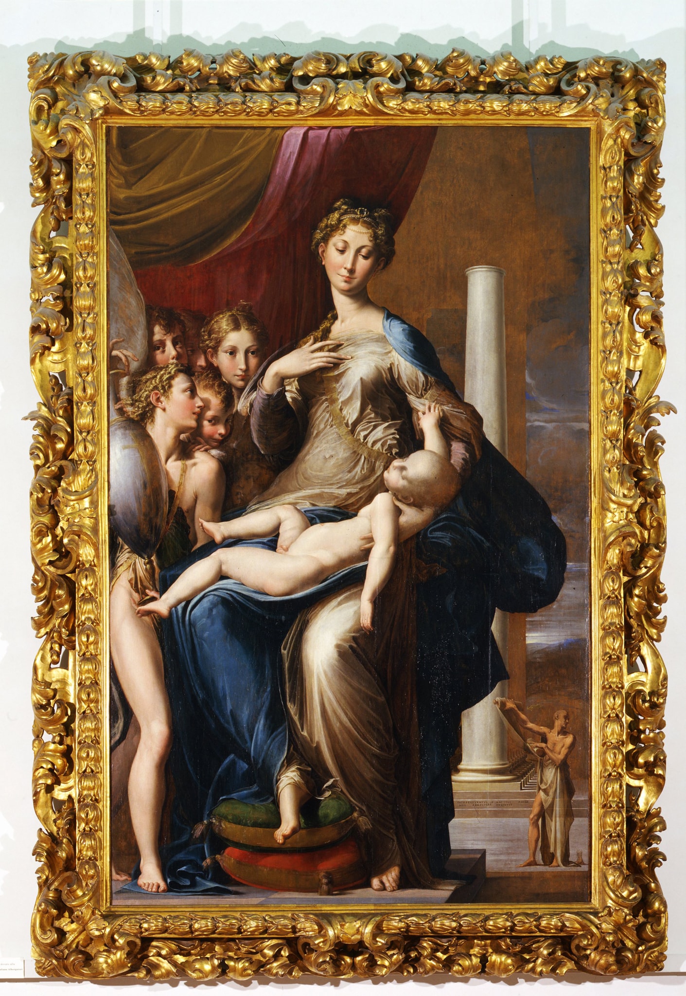 Parmigianino, Madonna dal collo lungo, 1534-1540 ca., olio su tavola, 216×132 cm. Opera rappresentativa del Manierismo italiano, stile anticlassico e ricco di allusioni e trasposizioni simboliche. La Madonna fu commissionata da Elena Baiardi Tagliaferri per la sua cappella nella chiesa di Santa Maria dei Servi a Parma; nel 1698 la tavola giunse a Firenze e nel 1799, con le spoliazioni napoleoniche, fu portata a Parigi, dove restò fino al 1815.