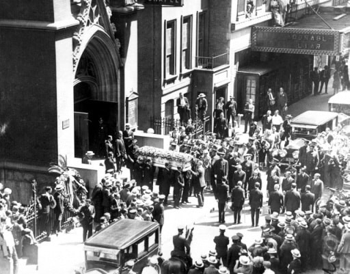 Il funerale di Rodolfo Valentino, New York, 30 agosto 1926