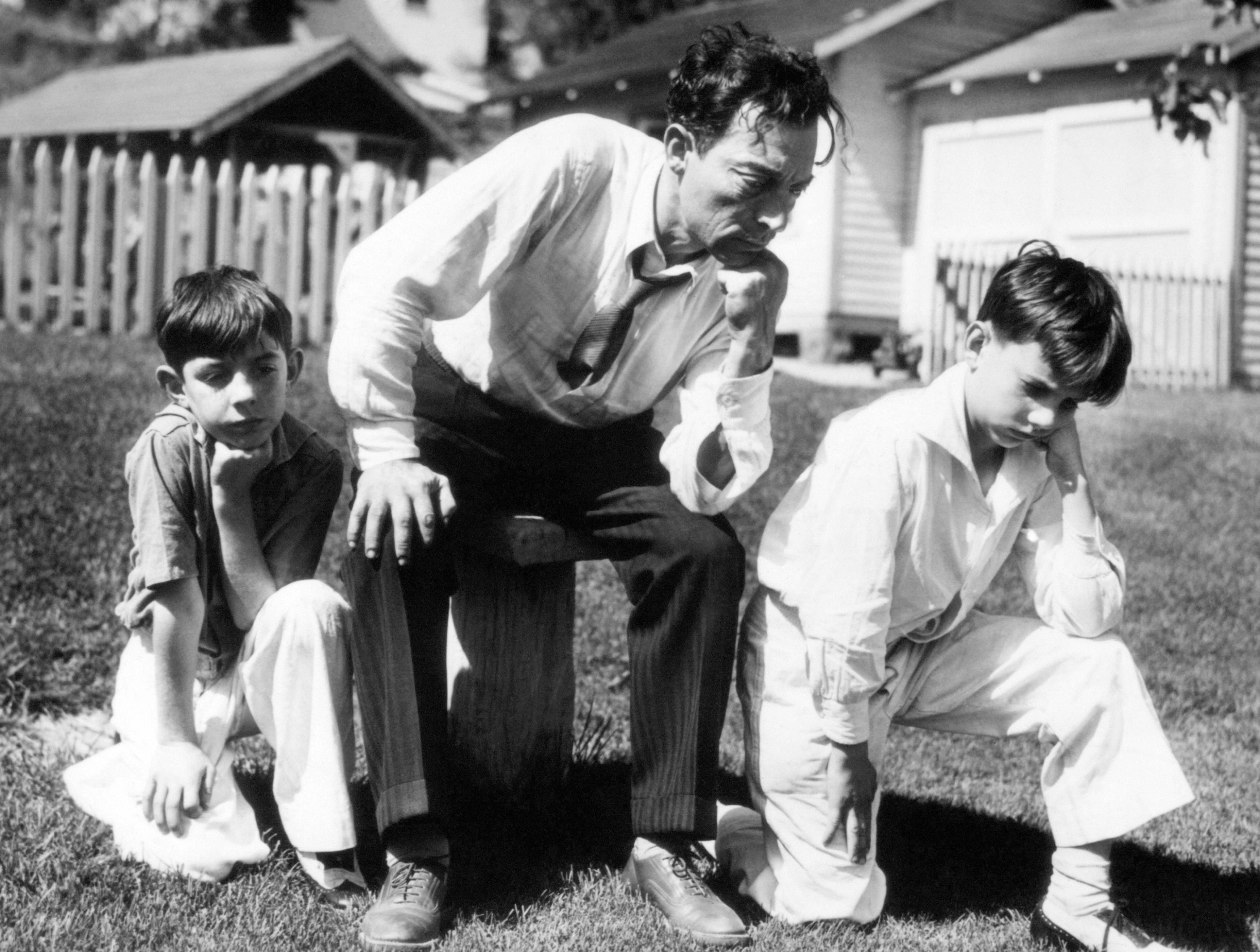 Keaton con i figli Joseph e Robert nel 1922