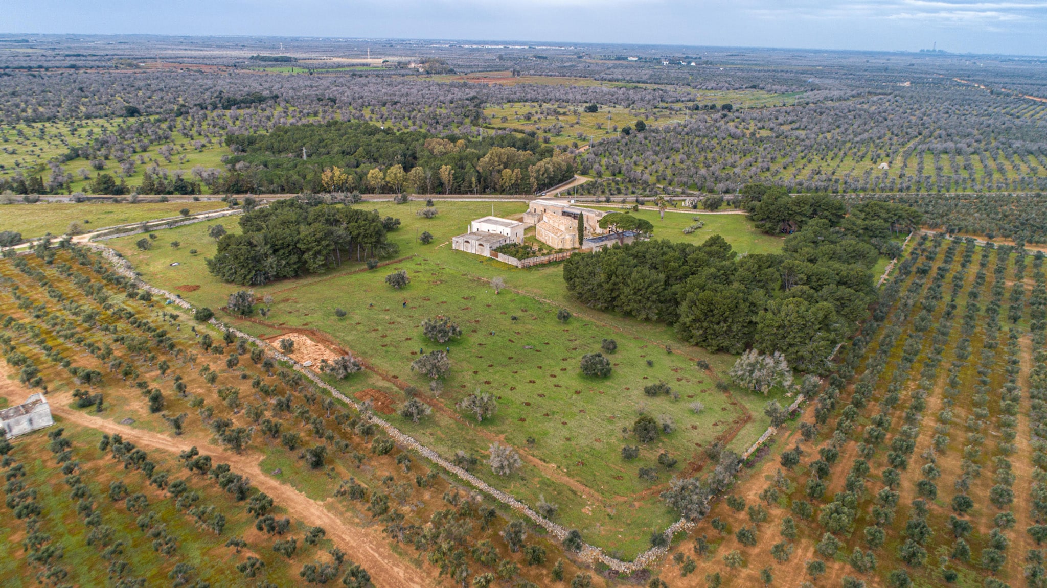 Abbazia di Santa Maria di Cerrate, Lecce; vista dall'alto. Concessione trentennale al FAI, della Provincia di Lecce nel 2012. Aperta al pubblico nel 2018