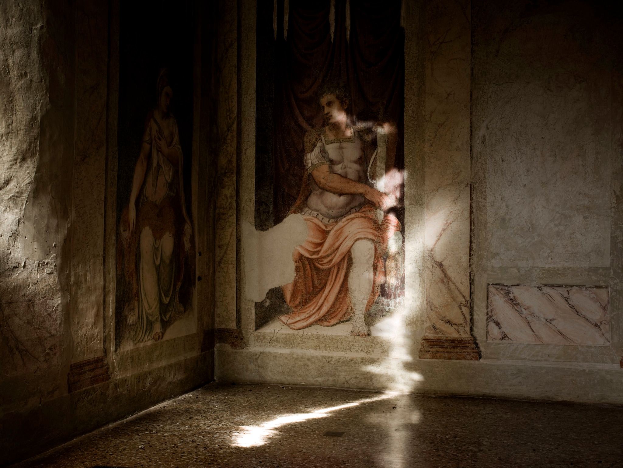 Villa dei Vescovi, Luvigliano di Torreglia, Padova. Intern, Sala degli Eroi, o delle Statue, affrescata da Lamberto Sustris