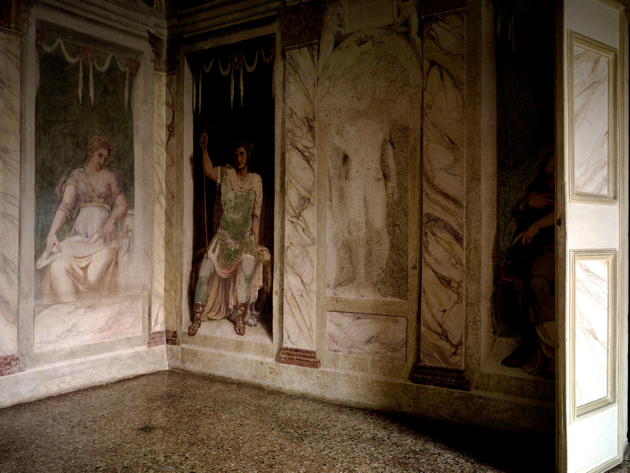 Villa dei Vescovi, Luvigliano di Torreglia, Padova. Interno, Sala degli Eroi, o delle Statue, affrescata da Lamberto Sustris