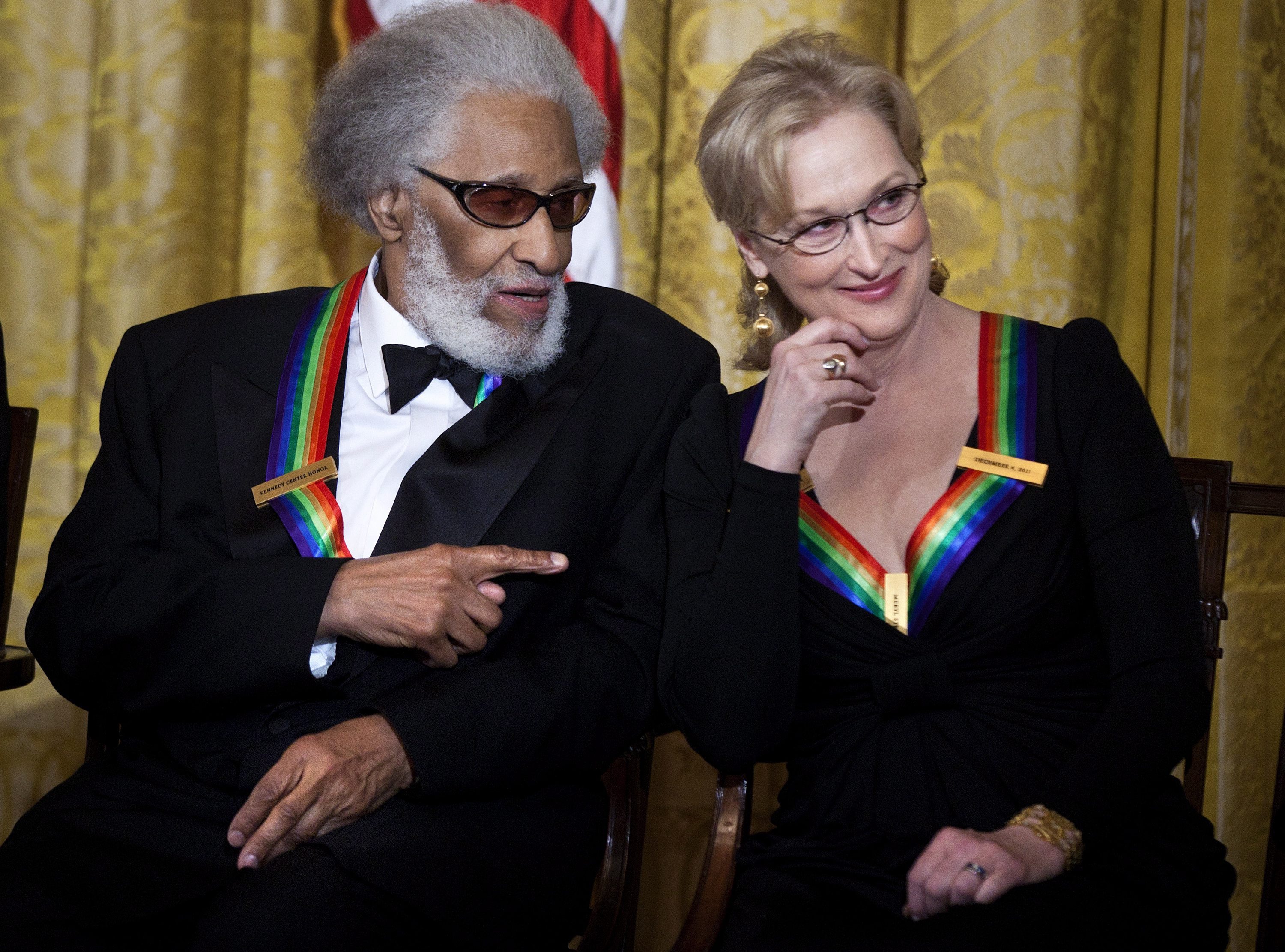 2011: Sonny Rollins e Meryl Streep durante un ricevimento presso la Sala Est della Casa Bianca. Per i loro successi e contributi all’arte, entrambi sono stati premiati con la Nat'l Medal of Arts.