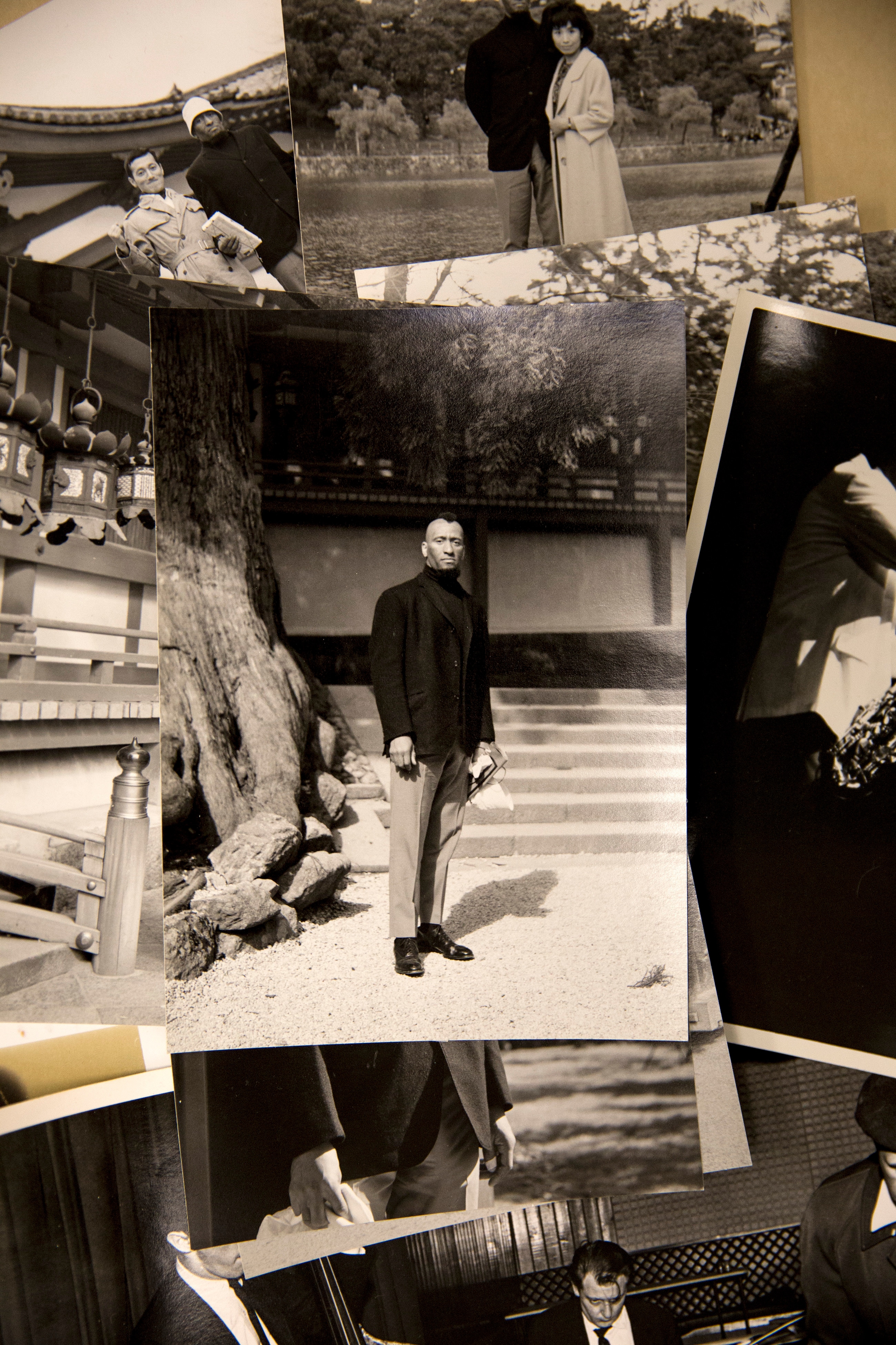 2017: Foto dell’archivio personale di Sonny Rollins, che comprende anche centinaia di registrazioni, pagine di notazione musicale, spartiti, riviste, appunti, lettere scambiate con la moglie Lucille, che ha gestito la sua carriera a partire dagli anni Settanta. L’archivio è stato acquisito dallo Schomburg Center for Research in Black Culture, ed è parte del patrimonio della New York Public Library.
