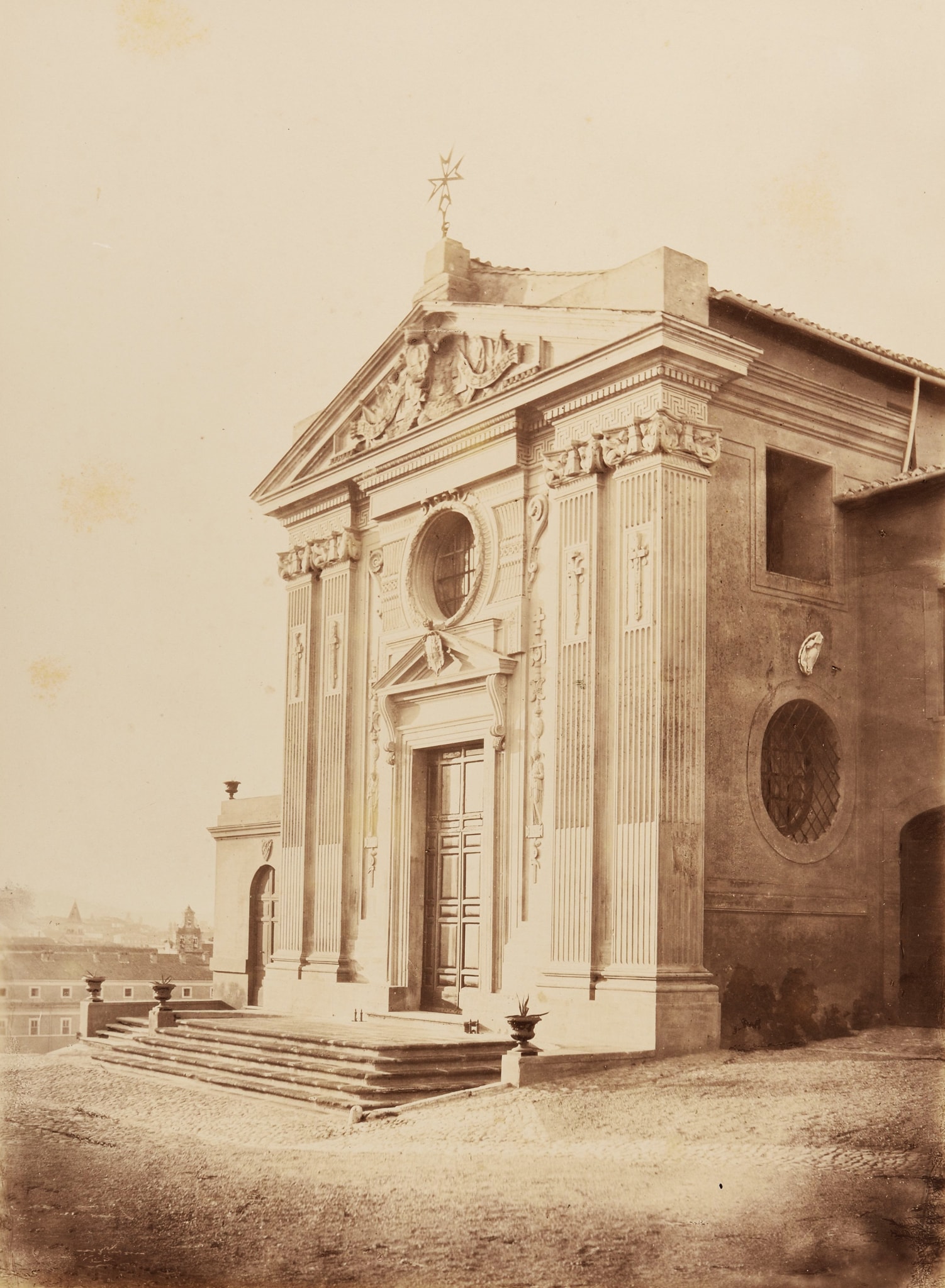 Facciata principale della Chiesa. Villa del Sovrano Ordine di Malta all'Aventino, 1871-1877 
