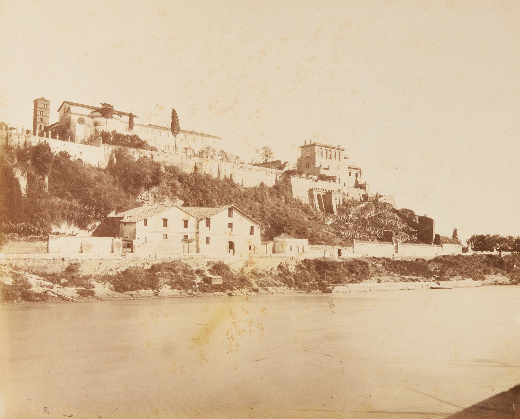 Villa del Sovrano Ordine di Malta all'Aventino, Veduta presa dalla destra del Tevere, 1870-1880 