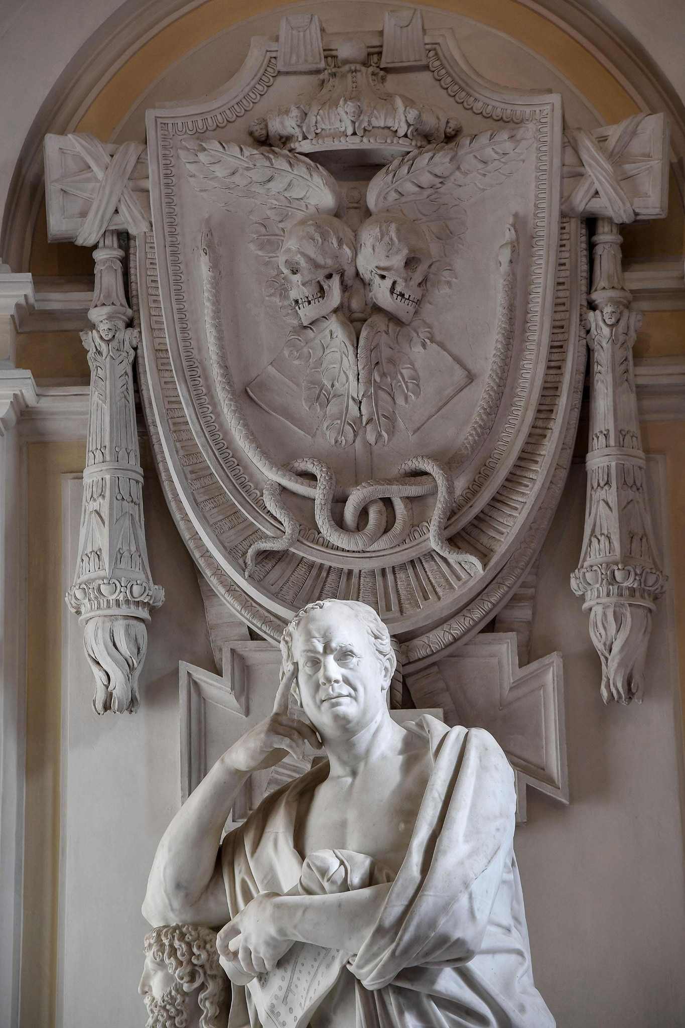 Chiesa di Santa Maria in Aventino, Tomba di Piranesi, dett.