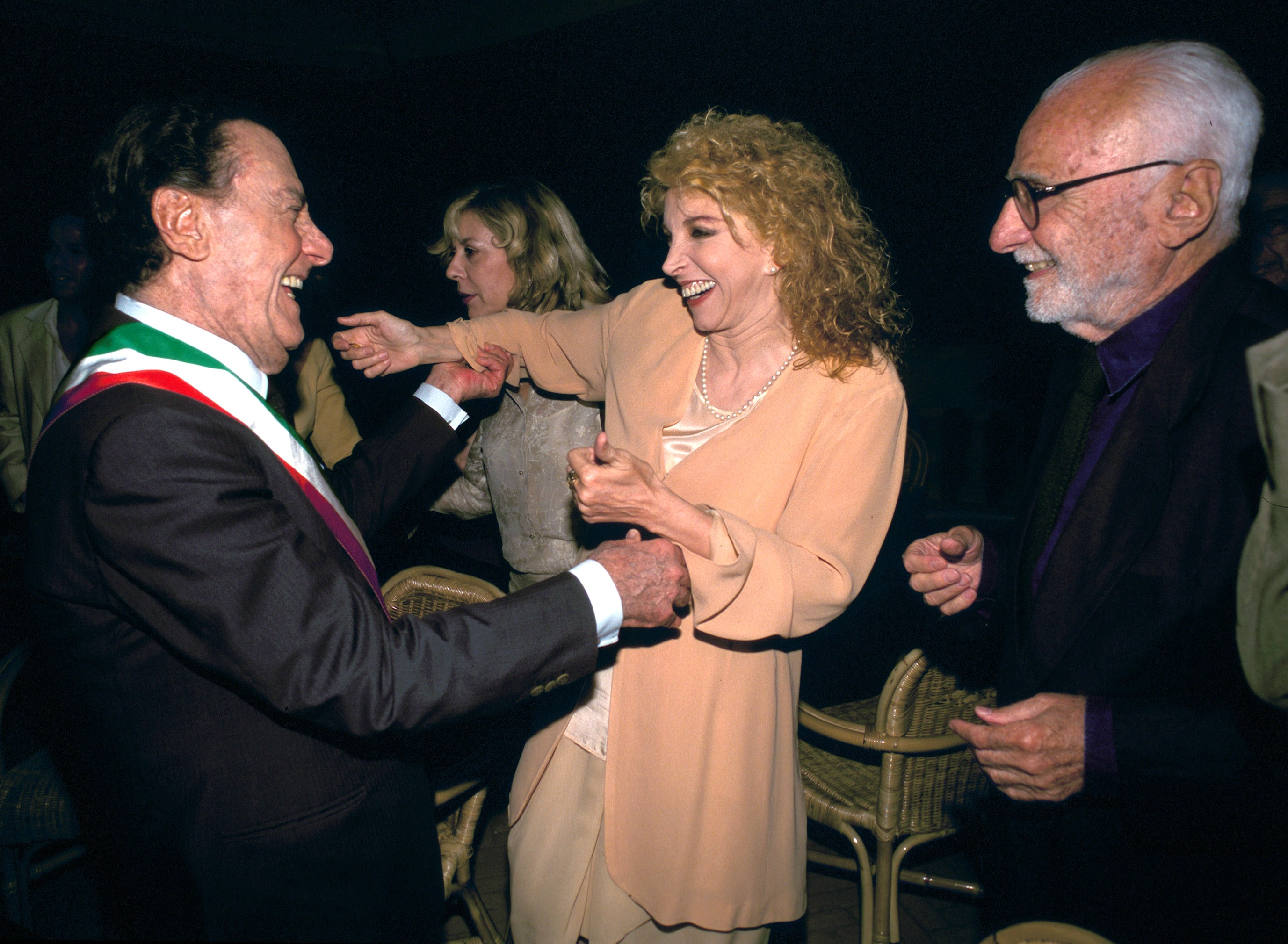 Da sinistra: Alberto Sordi, Mariangela Melato e Mario Monicelli. 2000