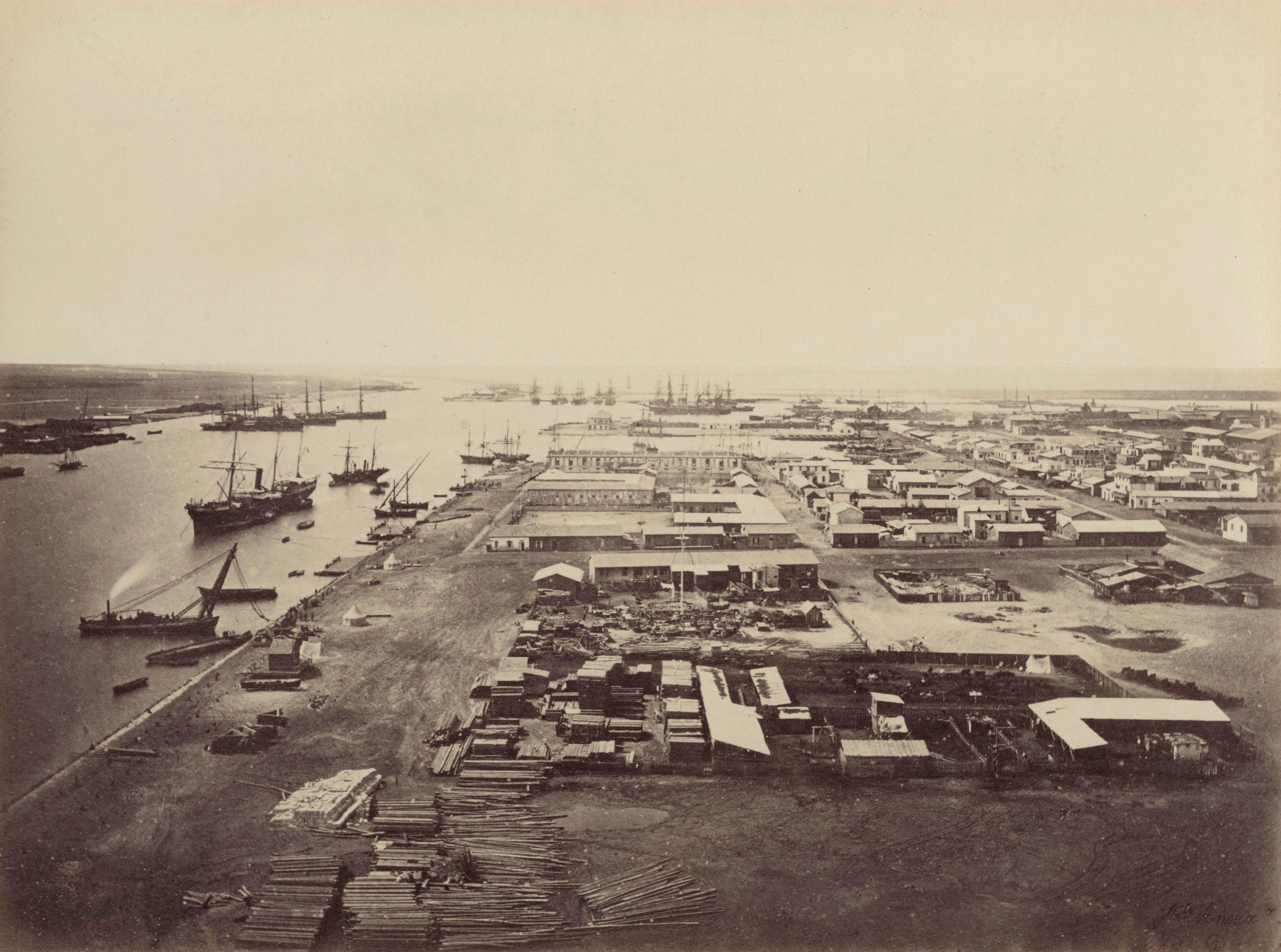 Una panoramica dell'ingresso del Porto di Said all'inizio del Canale, nel 1870 circa