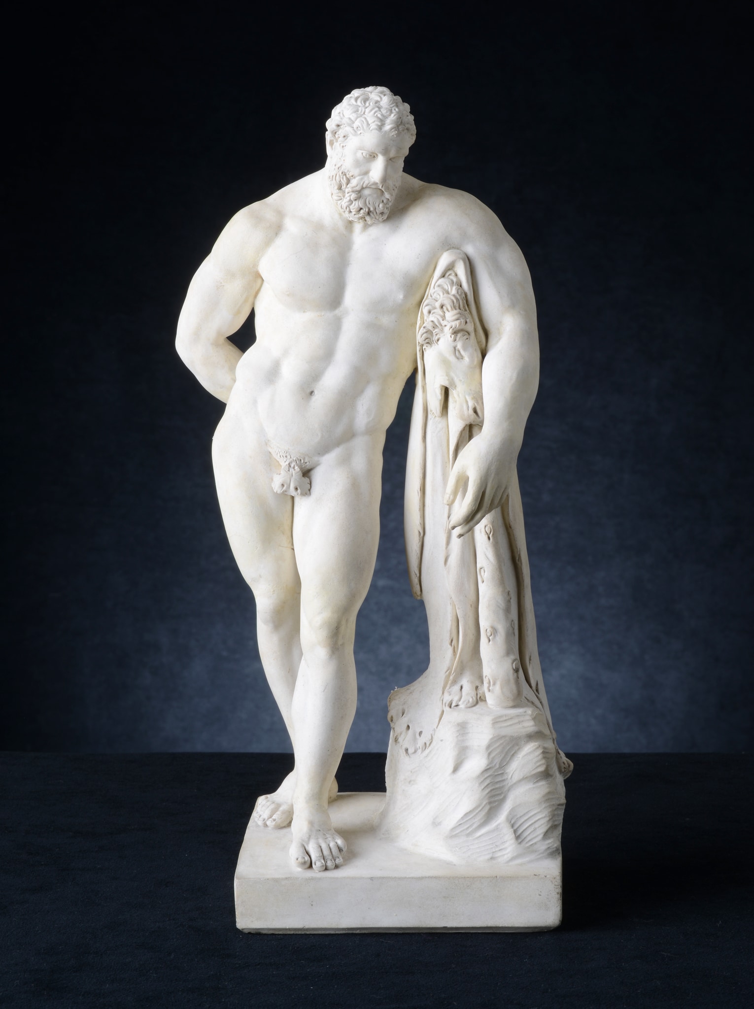 Giovanni Volpato (Angarano di Bassano 1735 - Roma 1803) "Ercole Farnese", 1786-1790 circa. Biscuit, h 28 cm 