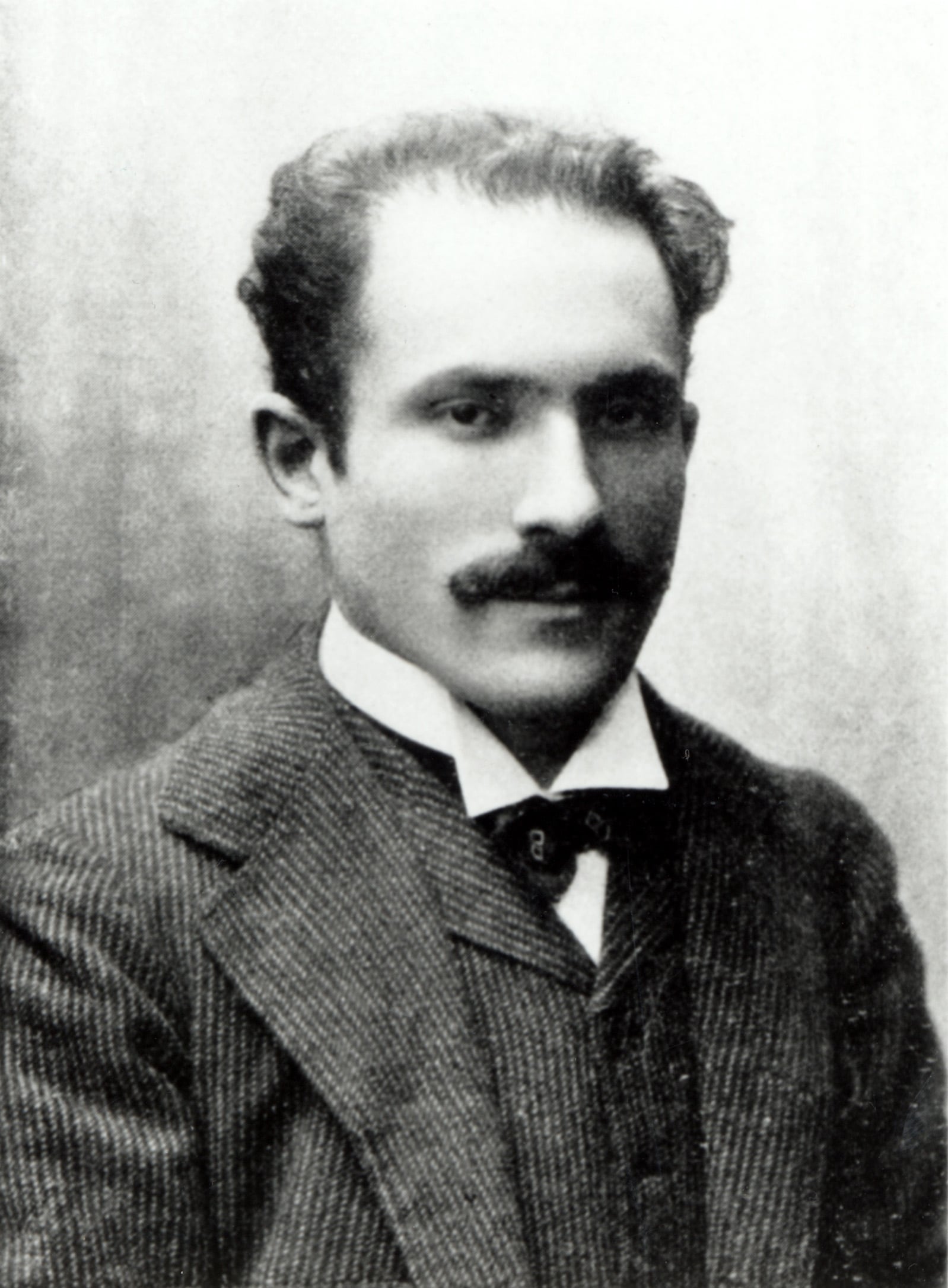 1900 circa. Ritratto giovanile di Arturo Toscanini.