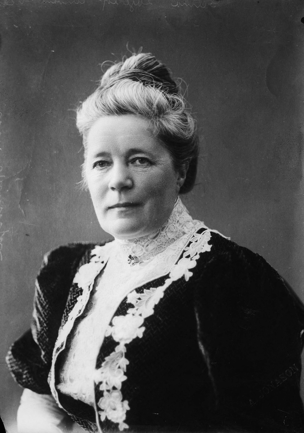 Selma Lagerlöf, Nobel per la letteratura nel 1909 “per l’elevato idealismo, la vivida immaginazione e la percezione spirituale che caratterizzano le sue opere”