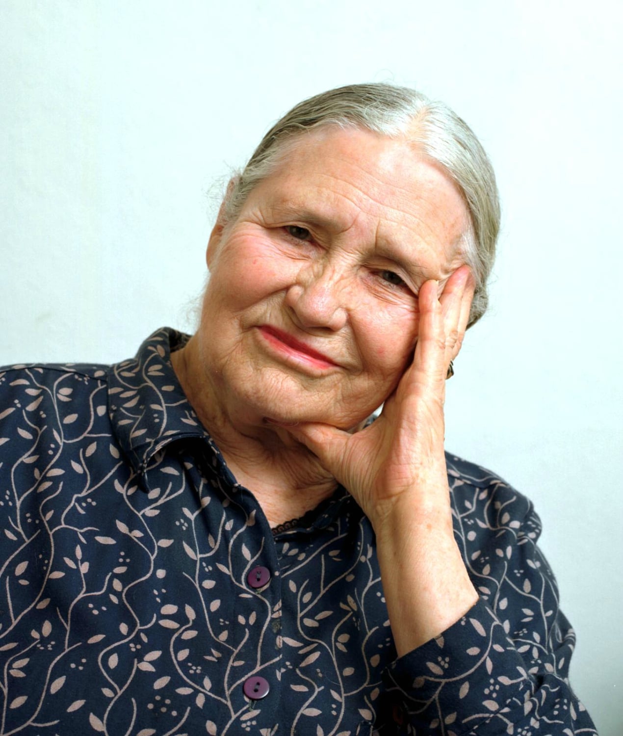 Doris Lessing, Nobel per la letteratura nel 2007 in quanto “cantrice dell’esperienza femminile che con scetticismo, passione e potere visionario ha messo sotto esame una civiltà divisa”