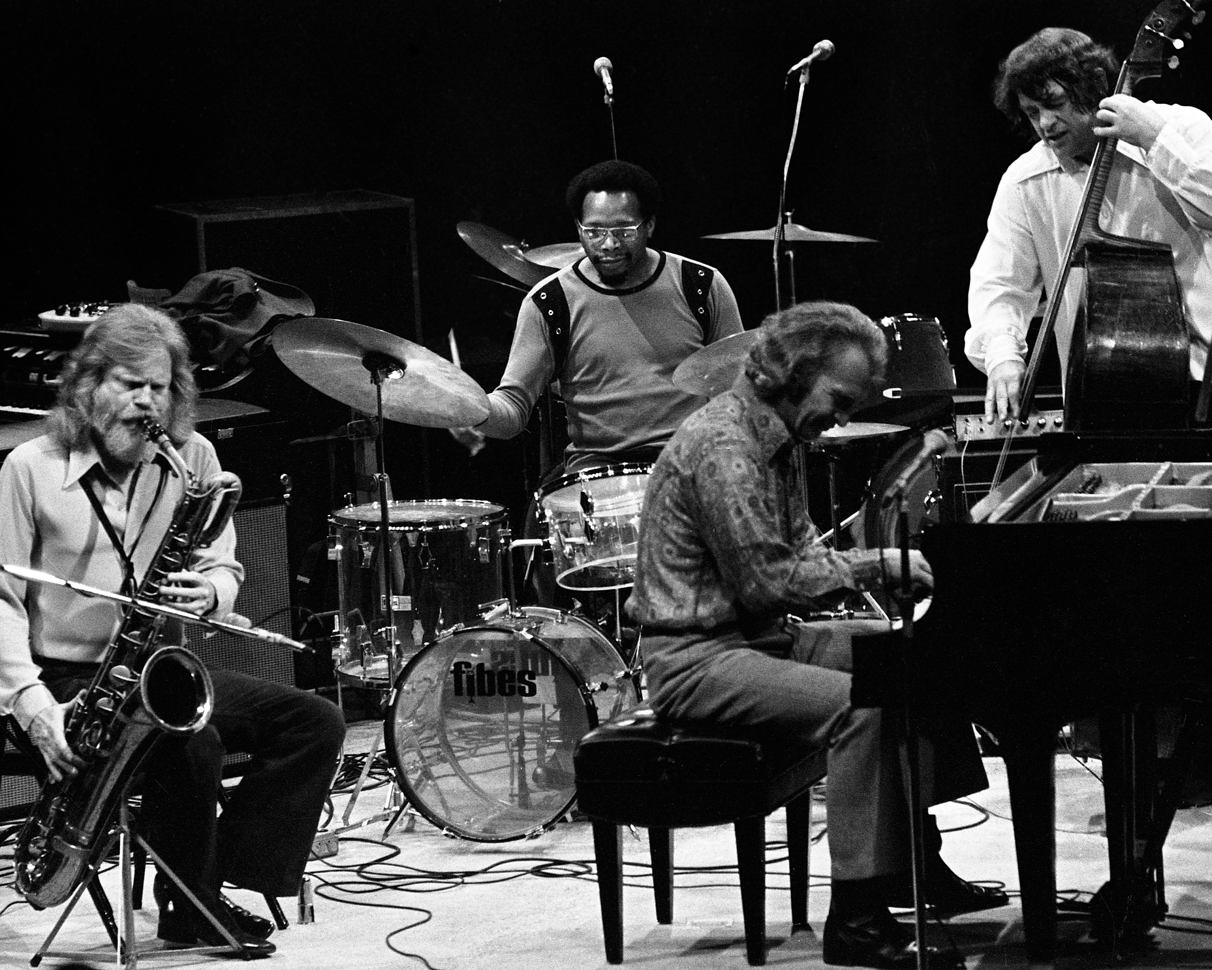 1972. Dave Brubeck e Gerry Mulligan (sax baritono) si esibiscono alla Westbury Music Fair di New York.