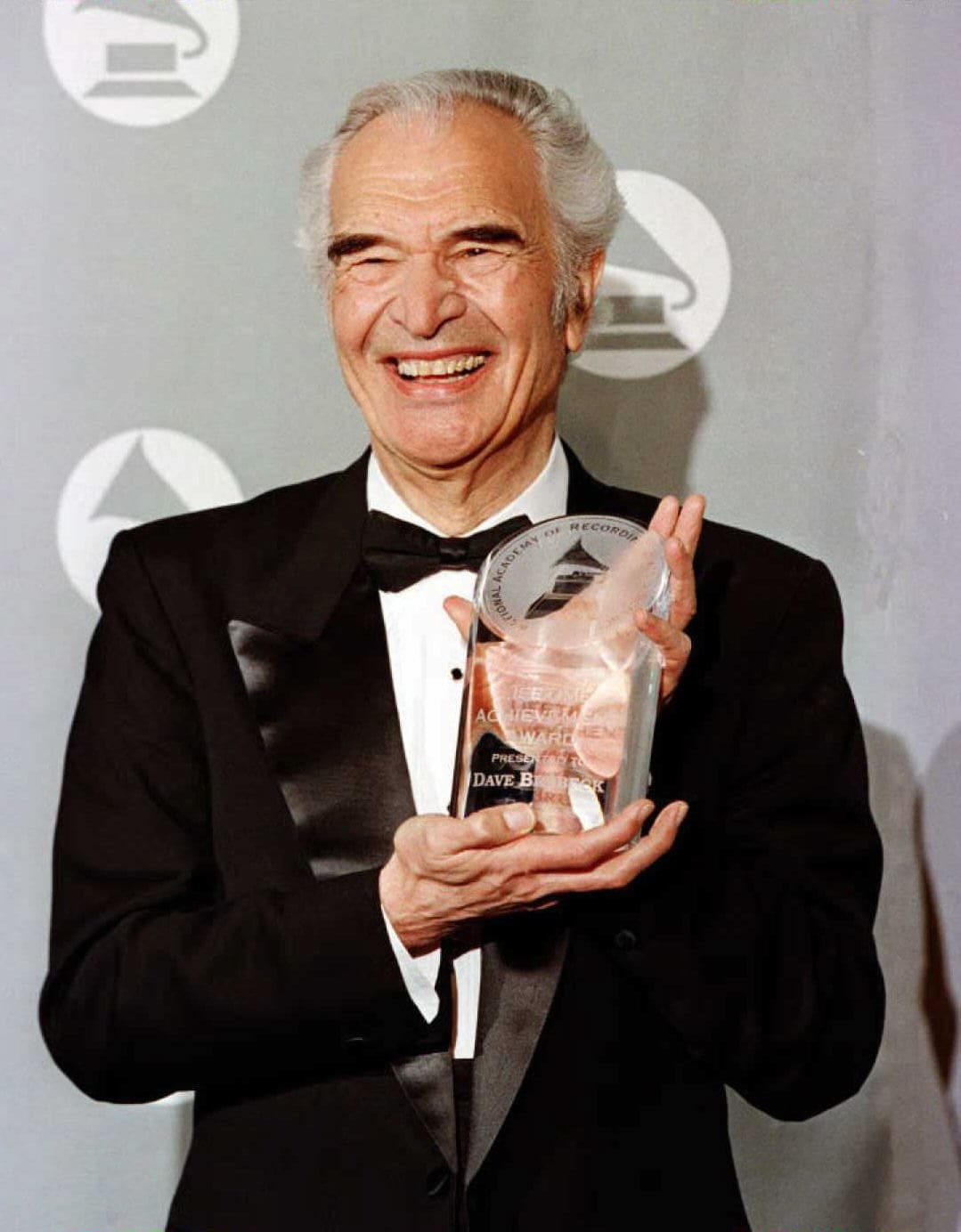 1996. Los Angeles. Alla 38a edizione dei Grammy Awards, David Brubeck ha ricevuto il premio alla carriera.