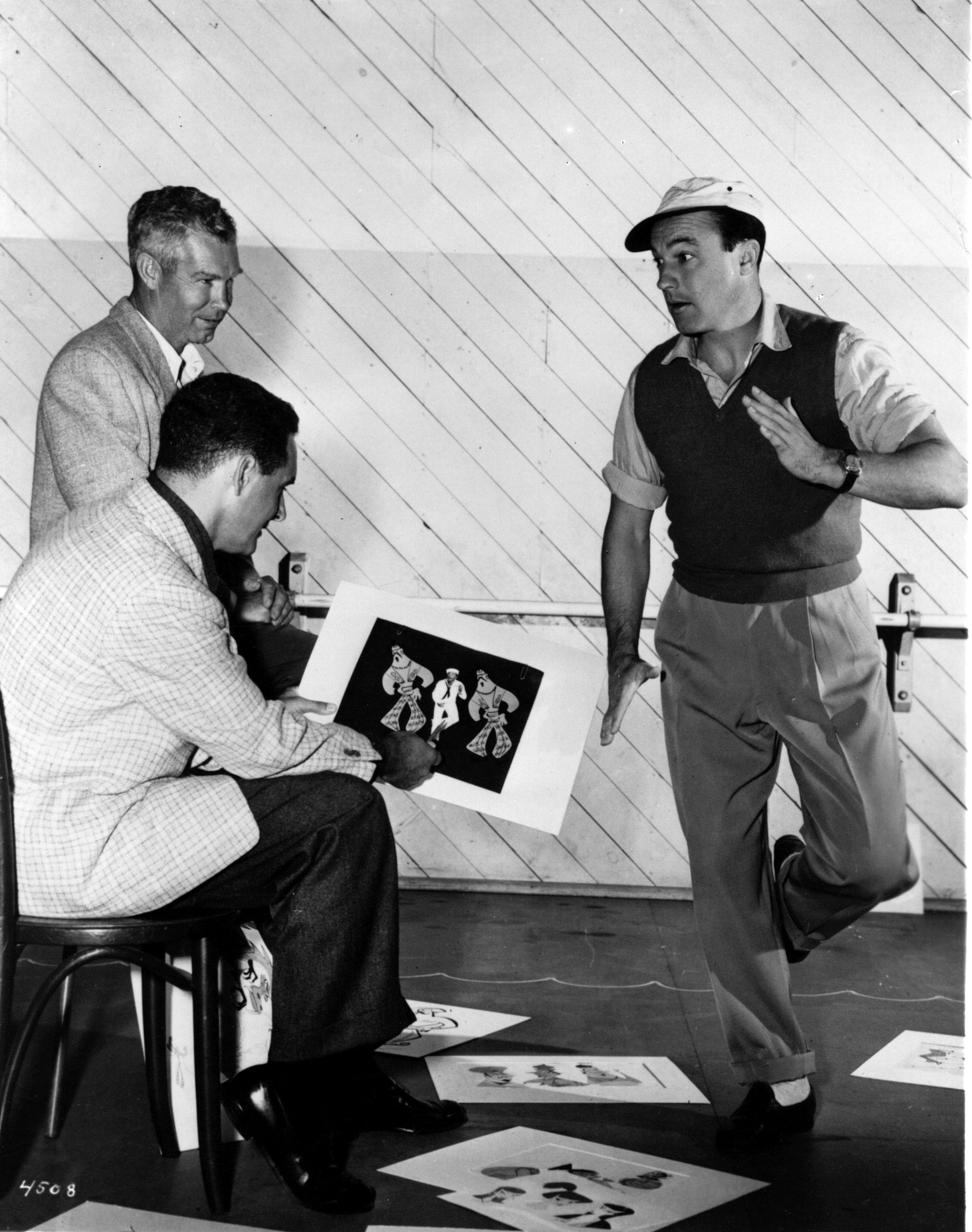 Gene Kelly con i creatori di cartoon Hanna & Barbera nel 1953