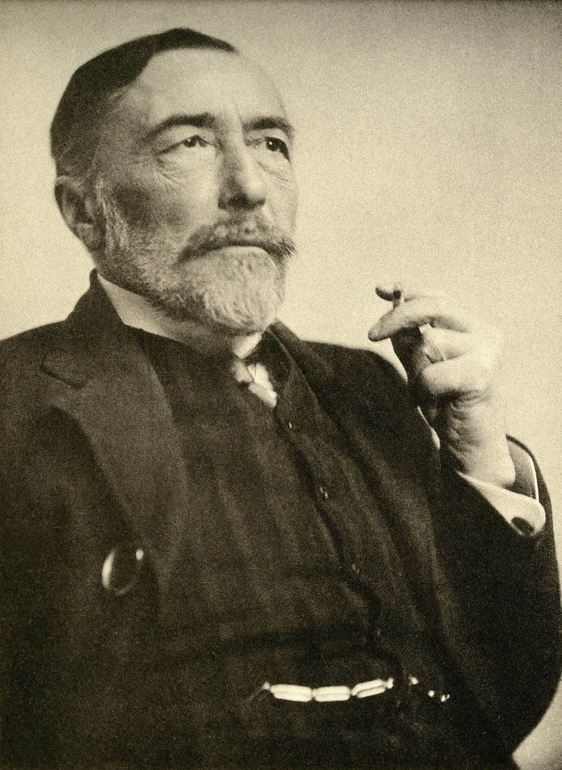 “Ehi, Jess, mi sento meglio stamattina. Posso sempre farcela a stuzzicarti un po’” Joseph Conrad, 3 agosto 1924 (rivolgendosi a sua moglie)