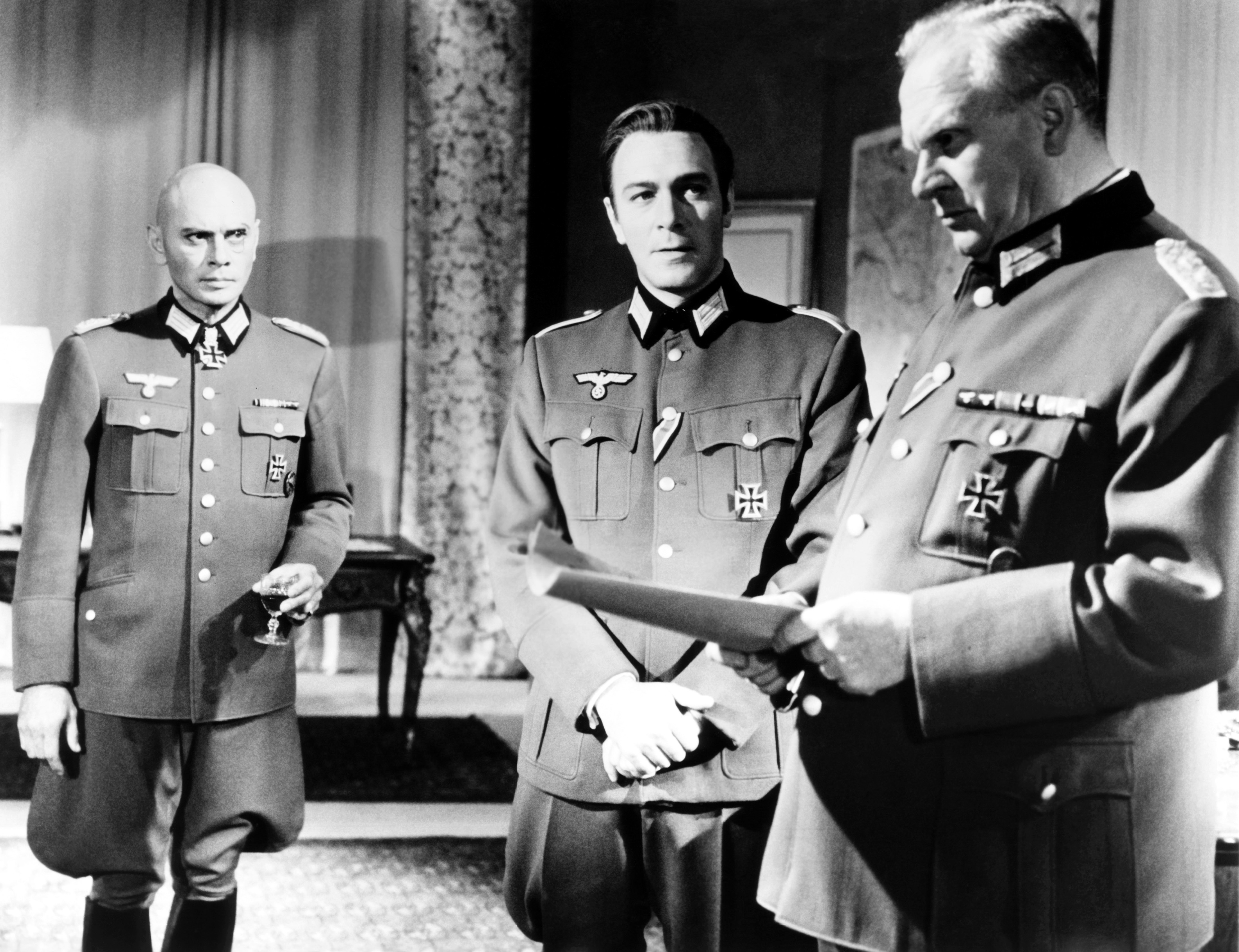Con Yul Brinner nel film del "Agli ordini del Führer e al servizio di Sua Maestà", 1967