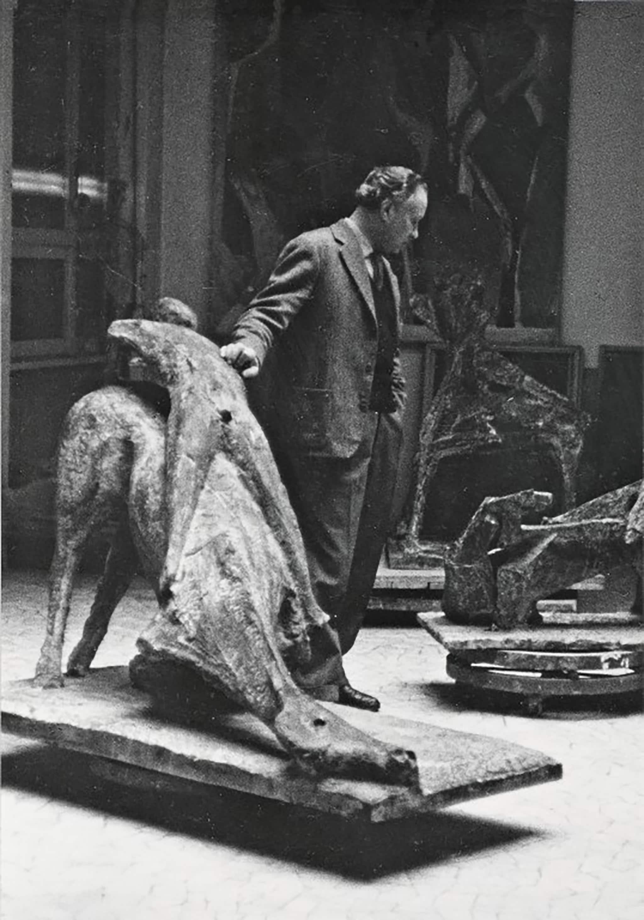 Marino nello studio di Milano, 1958