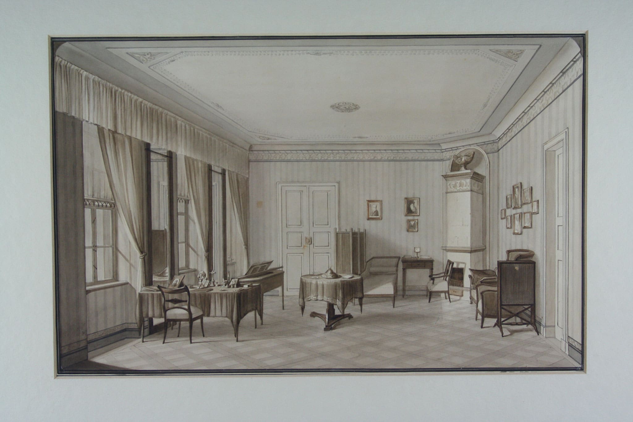 Artista tedesco ”Stanza di soggiorno”, 1820-30 ca. Acquerello monocromo su carta, 25 x 39 cm. 