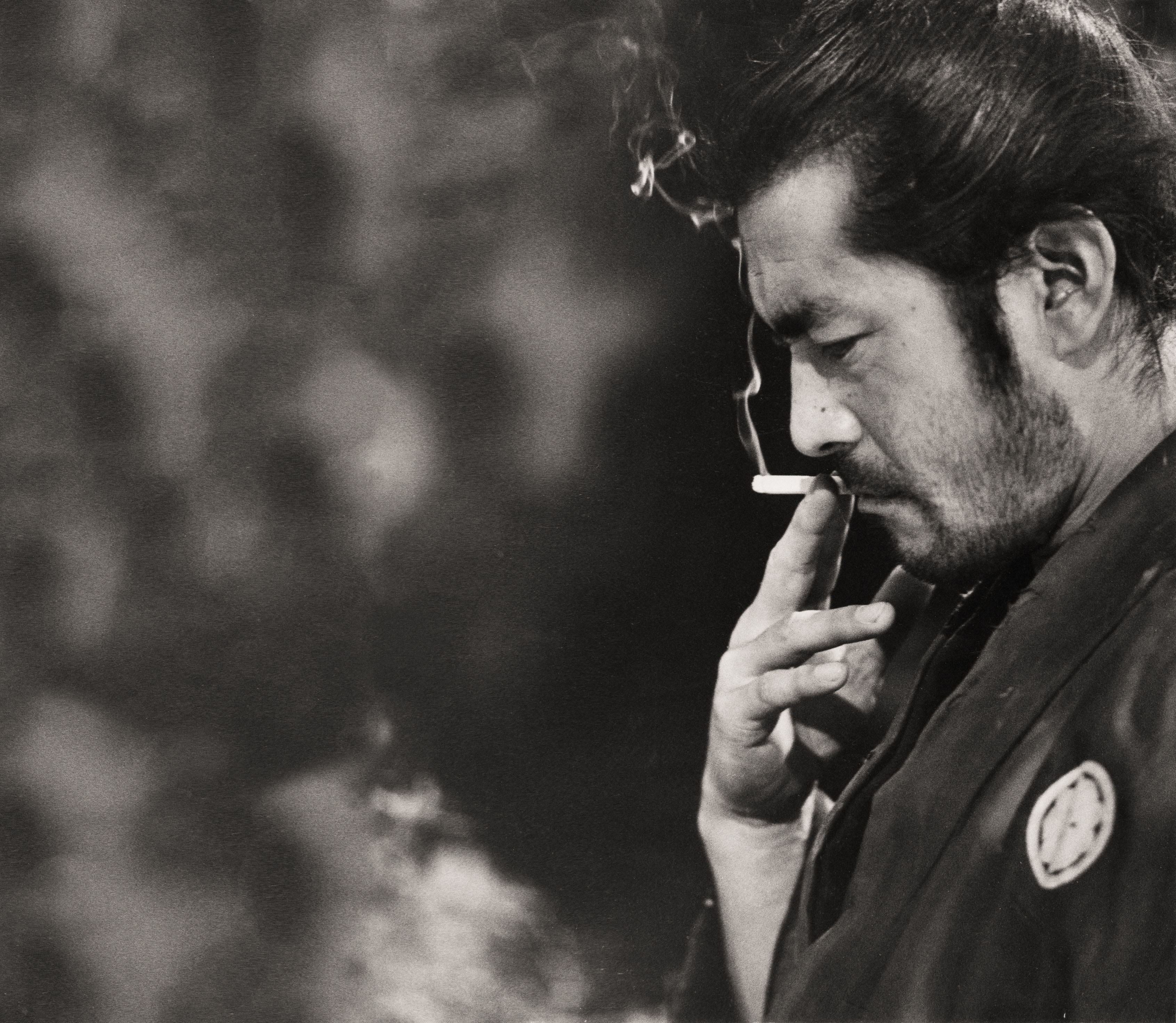 Mifune sul set del film di Akira Kurosawa "La sfida del samurai"