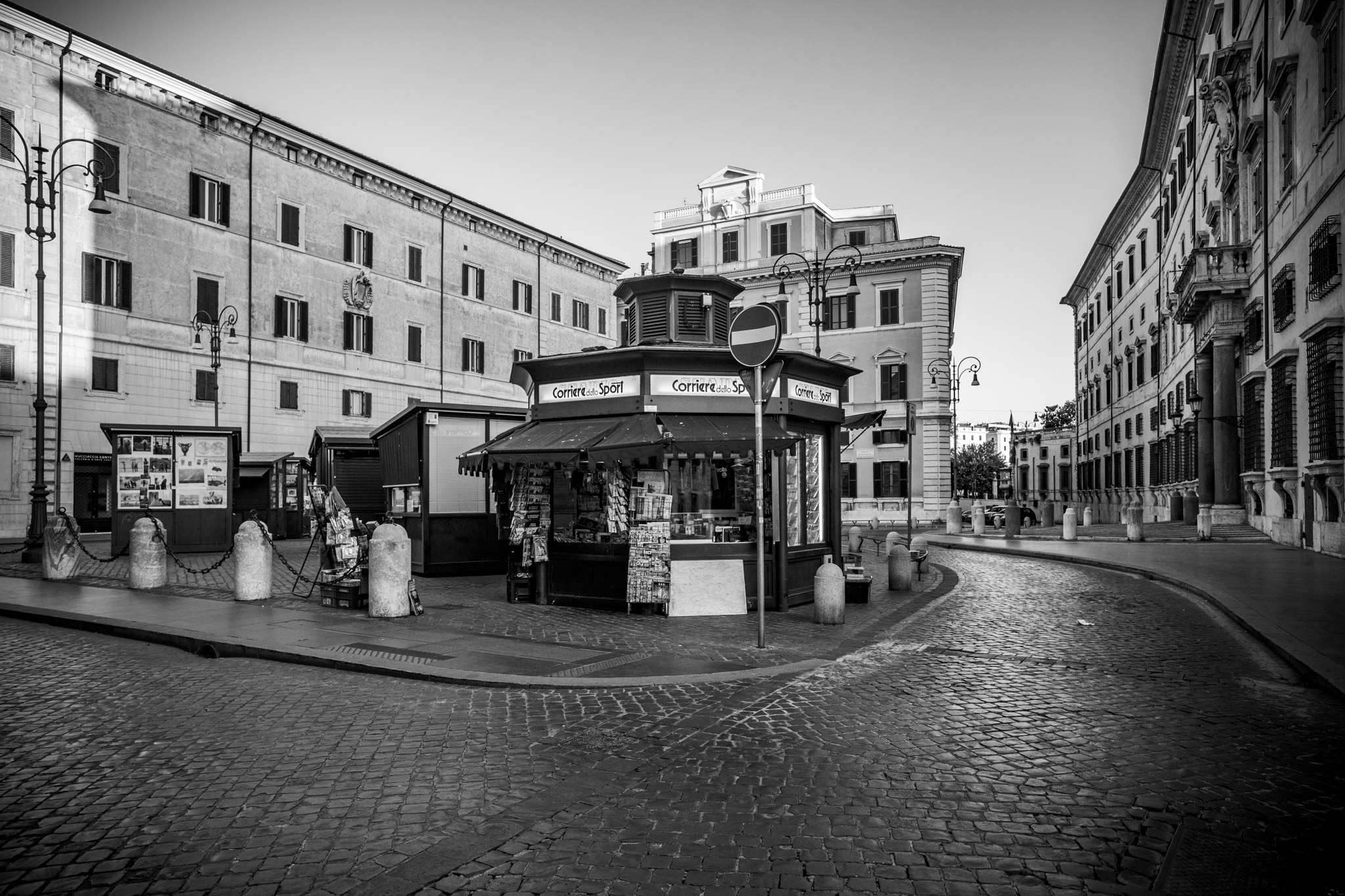 #10 dalla serie “Chiusa per Ferie” © Giovanni De Angelis, 2019. Fine art print su carta cotone 50x70 edizioni di 3 