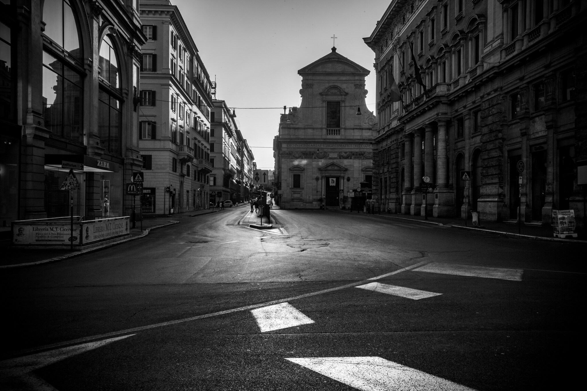 #12 dalla serie “Chiusa per Ferie” © Giovanni De Angelis, 2019. Fine art print su carta cotone 50x70 edizioni di 3 