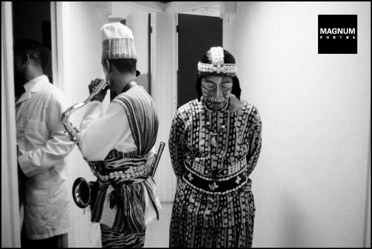 Lester Bowie, Joseph Jarman e Malachi Favors al Theatre Musical de Paris, 1984 © (Guy Le Querrec)/Magnum/Contrasto 