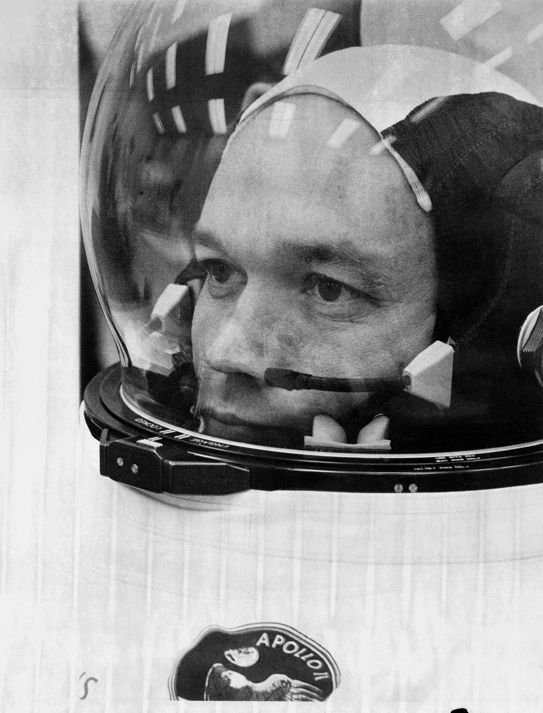 L'astronauta Michael Collins si prepara a salire a bordo dell'Apollo 11
