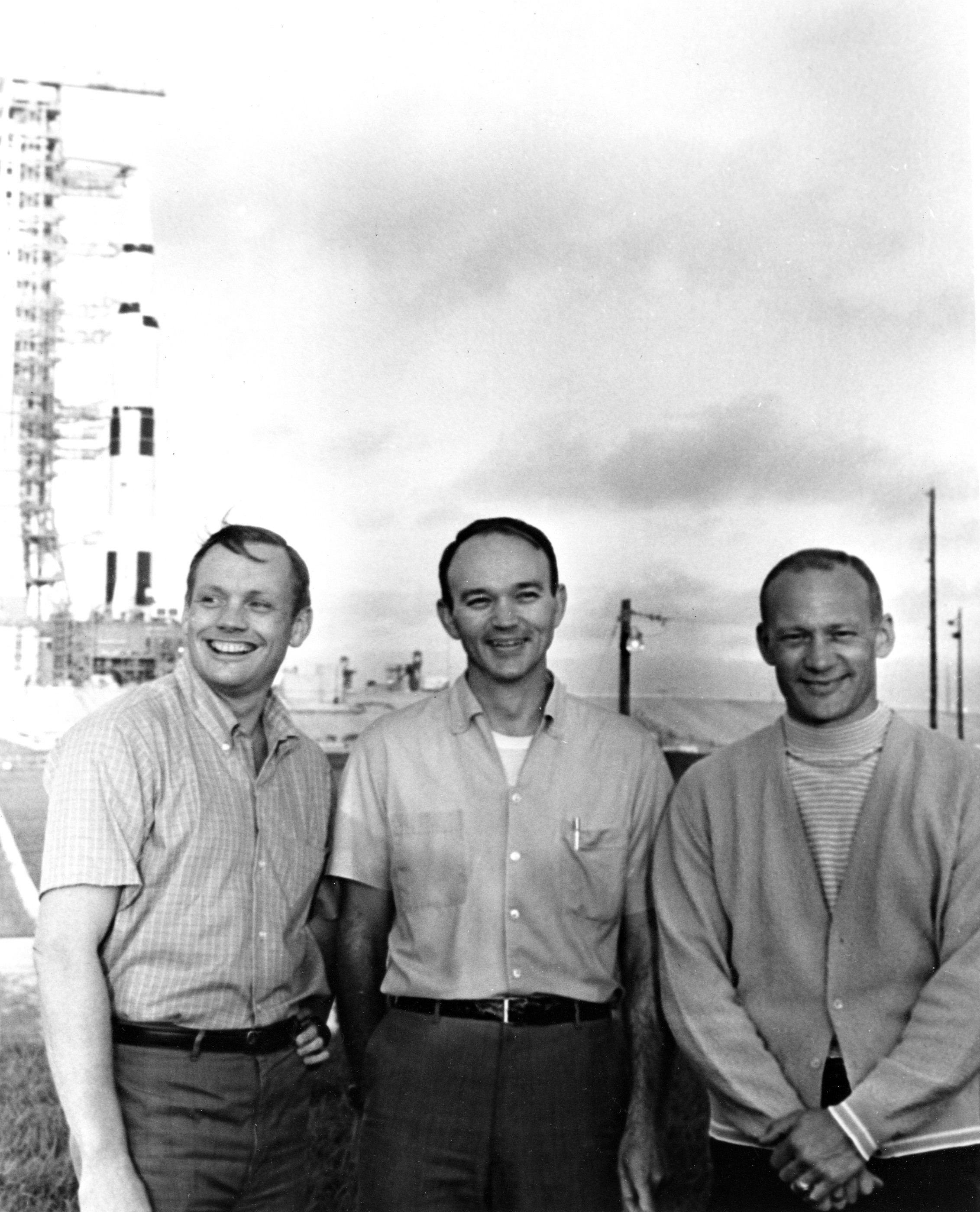 I tre astronauti in abiti civili
