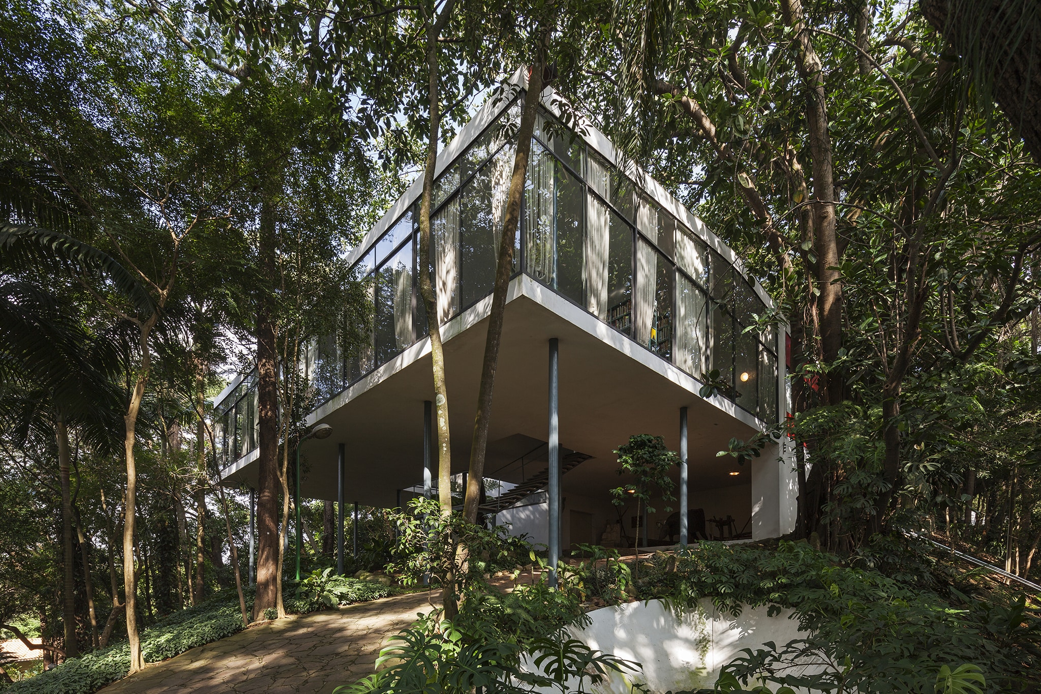 Lina Bo Bardi "Casa de Vidro". Foto Leonardo Finotti