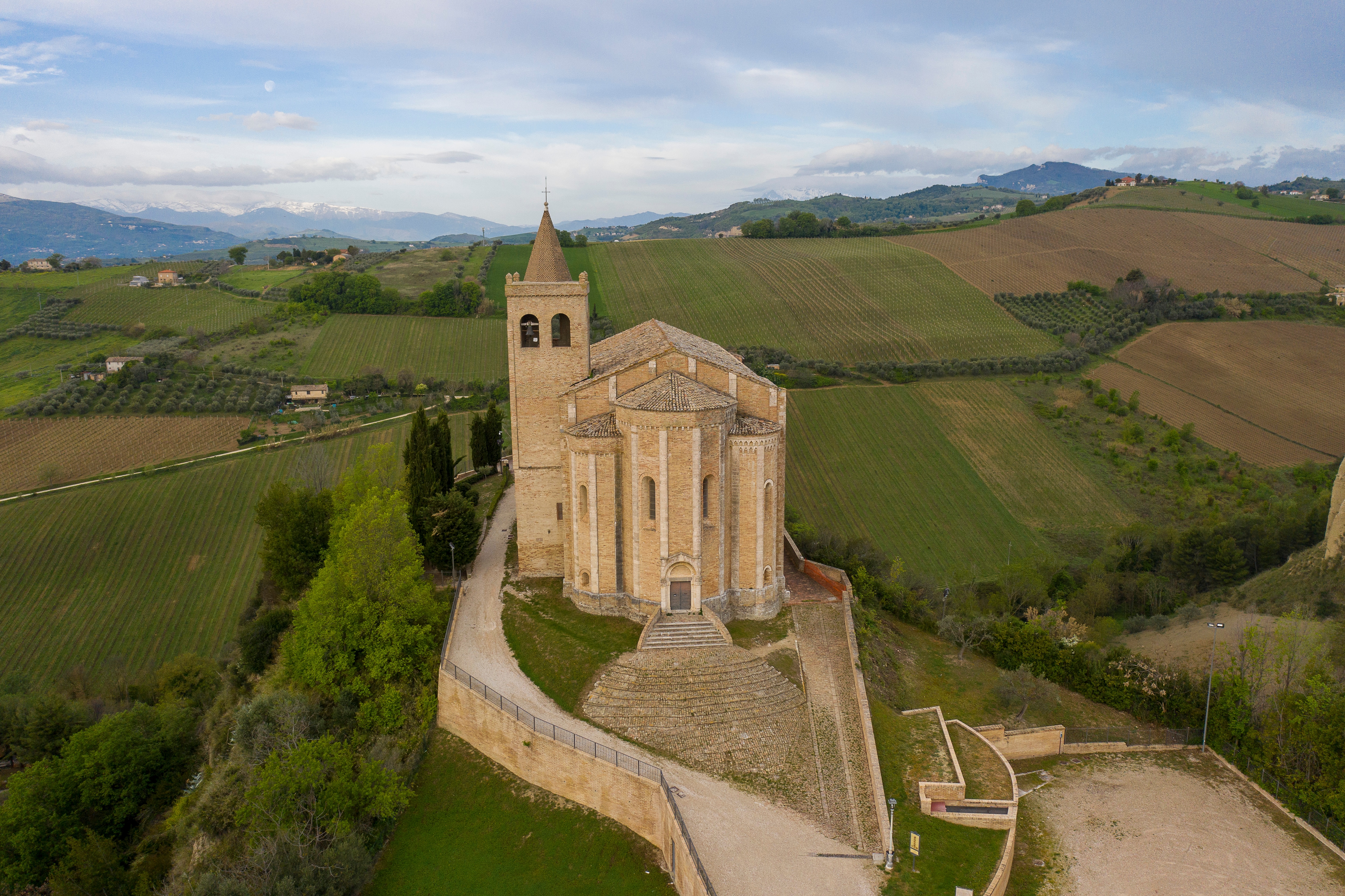 Chiesa di Santa Maria della Rocca, Offida - Ascoli Piceno. Foto Katia Camplone 2021, FAI - Fondo Ambiente Italiano.