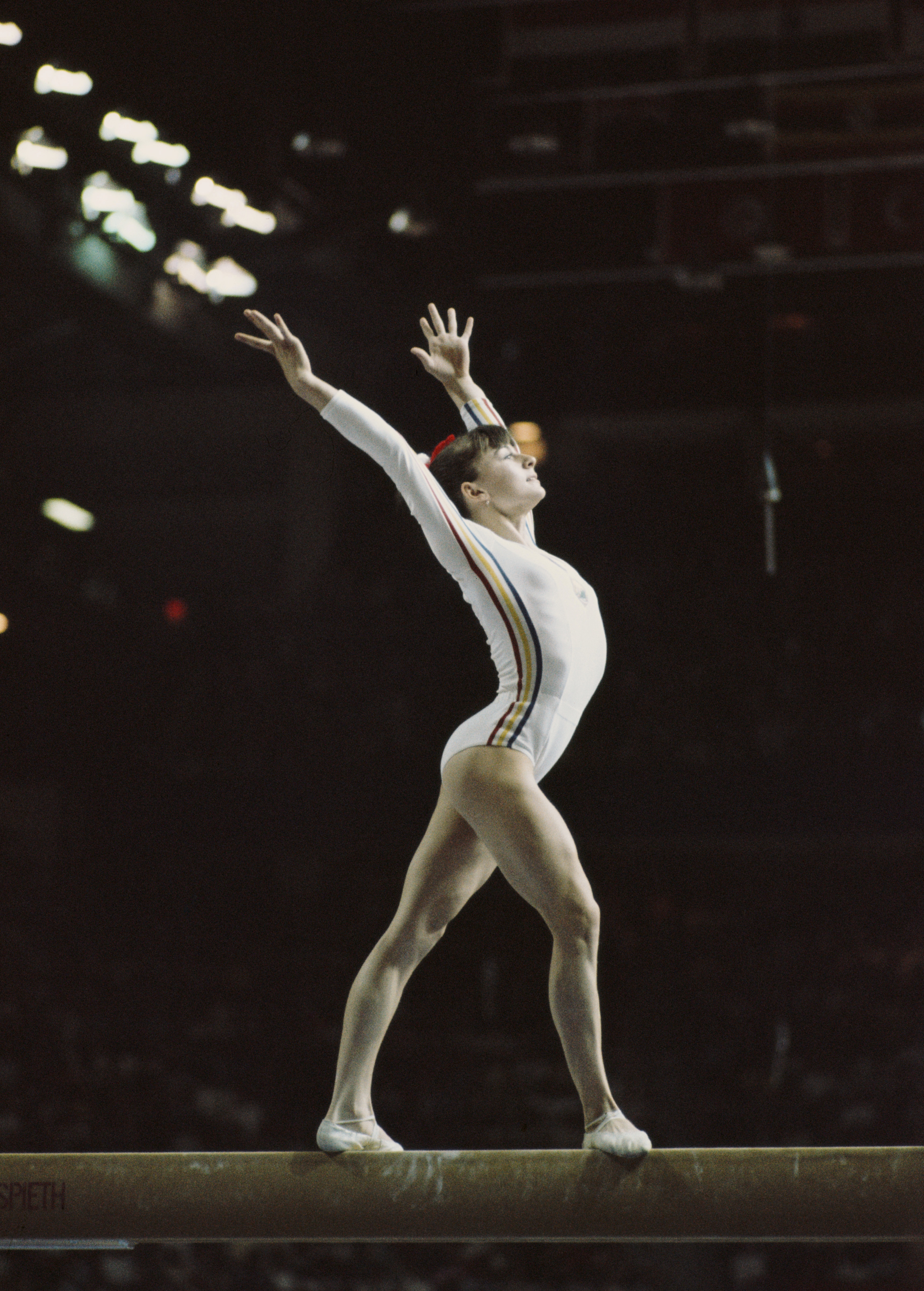 Nadia Comaneci, atleta rumena di 14 anni, altra protagonista assoluta. La prima ginnasta olimpica a ricevere il massimo punteggio nella gara delle parallele asimmetriche