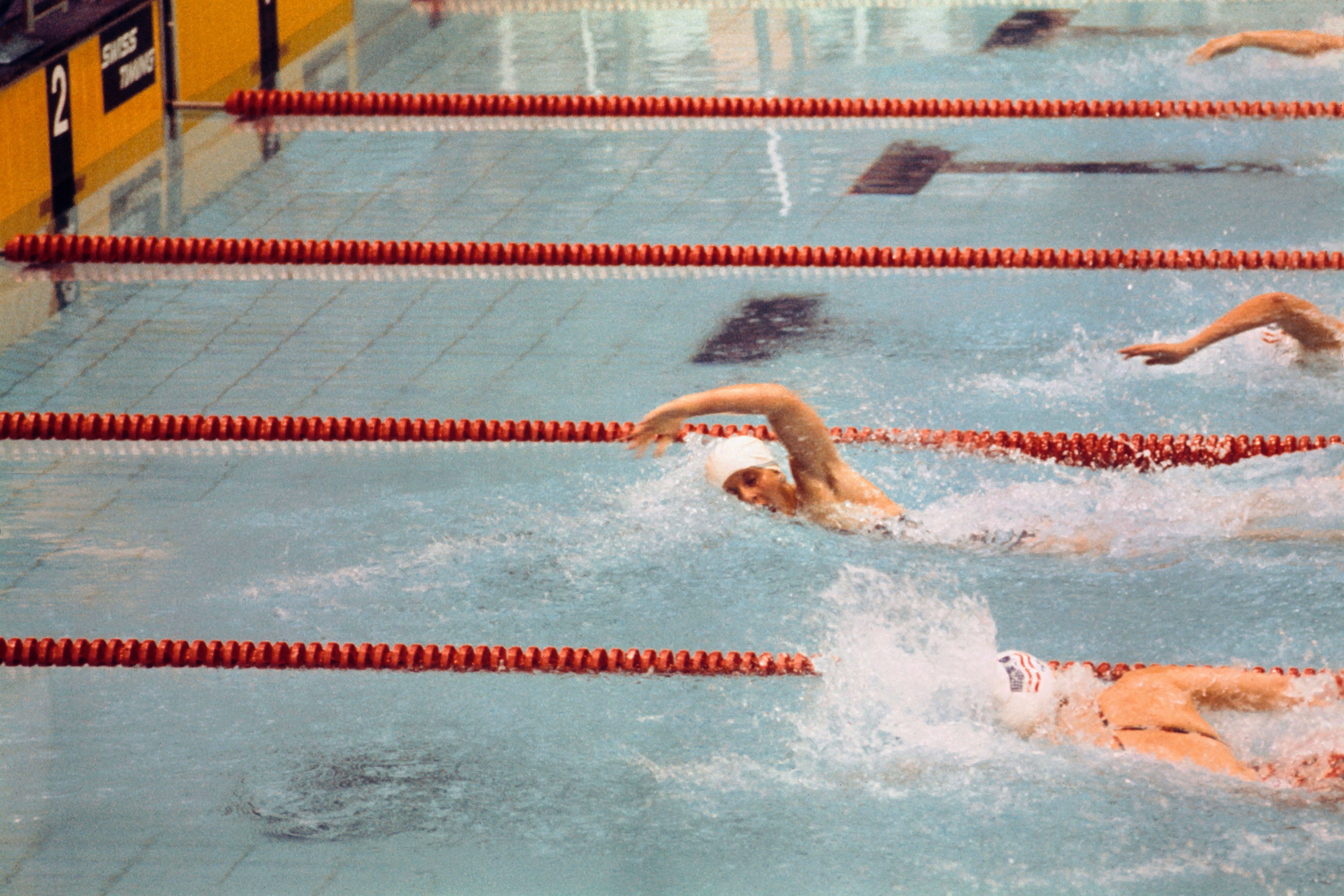 Una fase delle gare di nuoto femminile