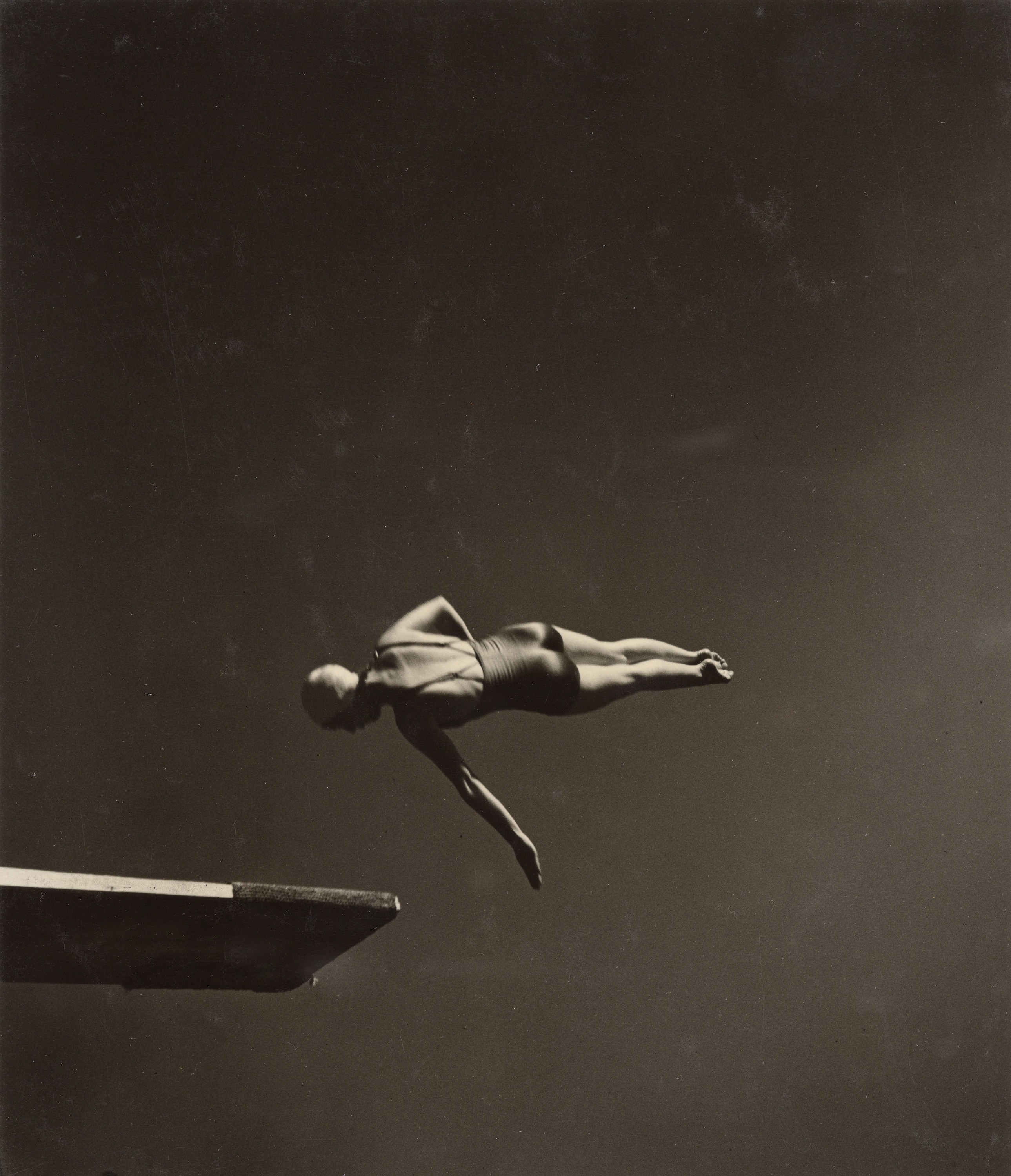 John Gutmann: Class, 1935. Stampa alla gelatina ai sali d’argento, 22.3 x 19.2 cm. The Museum of Modern Art, New York Thomas Walther Collection. The Family of Man Fund © Center for Creative Photography, Arizona Board of Regents Digital Image © 2021 The Museum of Modern Art, New York/Scala, Florence