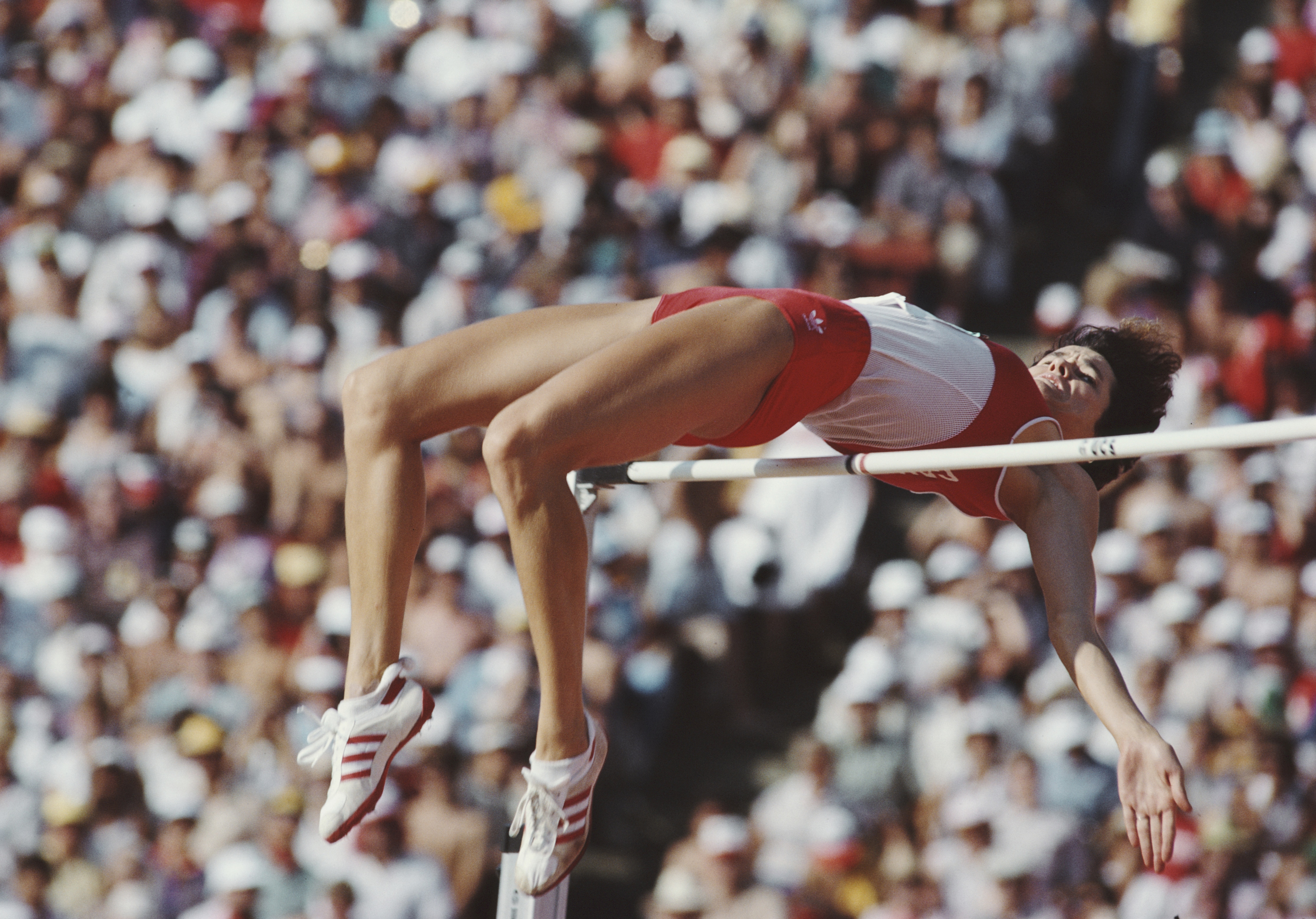 Debbie Brill, atleta del Canada, durante la gara di salto in alto femminile