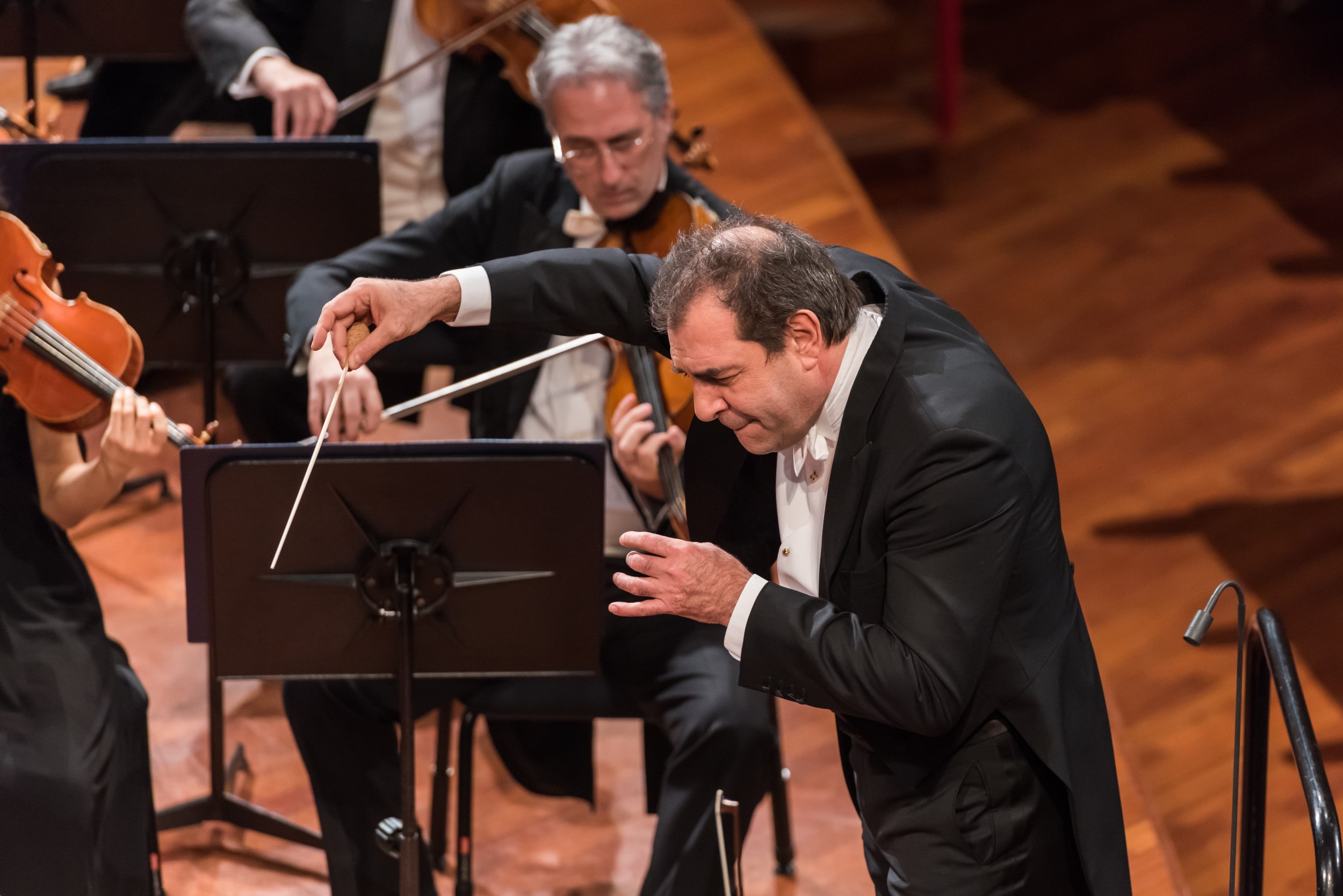 Daniele Gatti nel suo concerto di debutto con l'Orchestra Rai nel 2020
