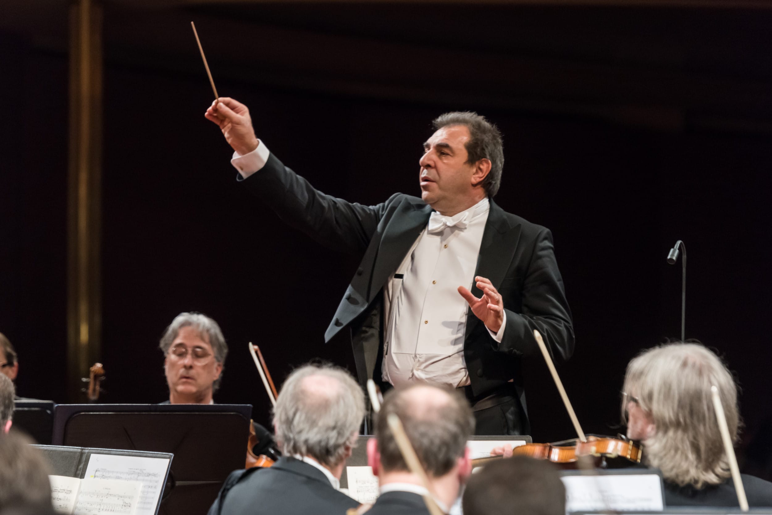 Daniele Gatti nel suo concerto di debutto con l'Orchestra Rai nel 2020