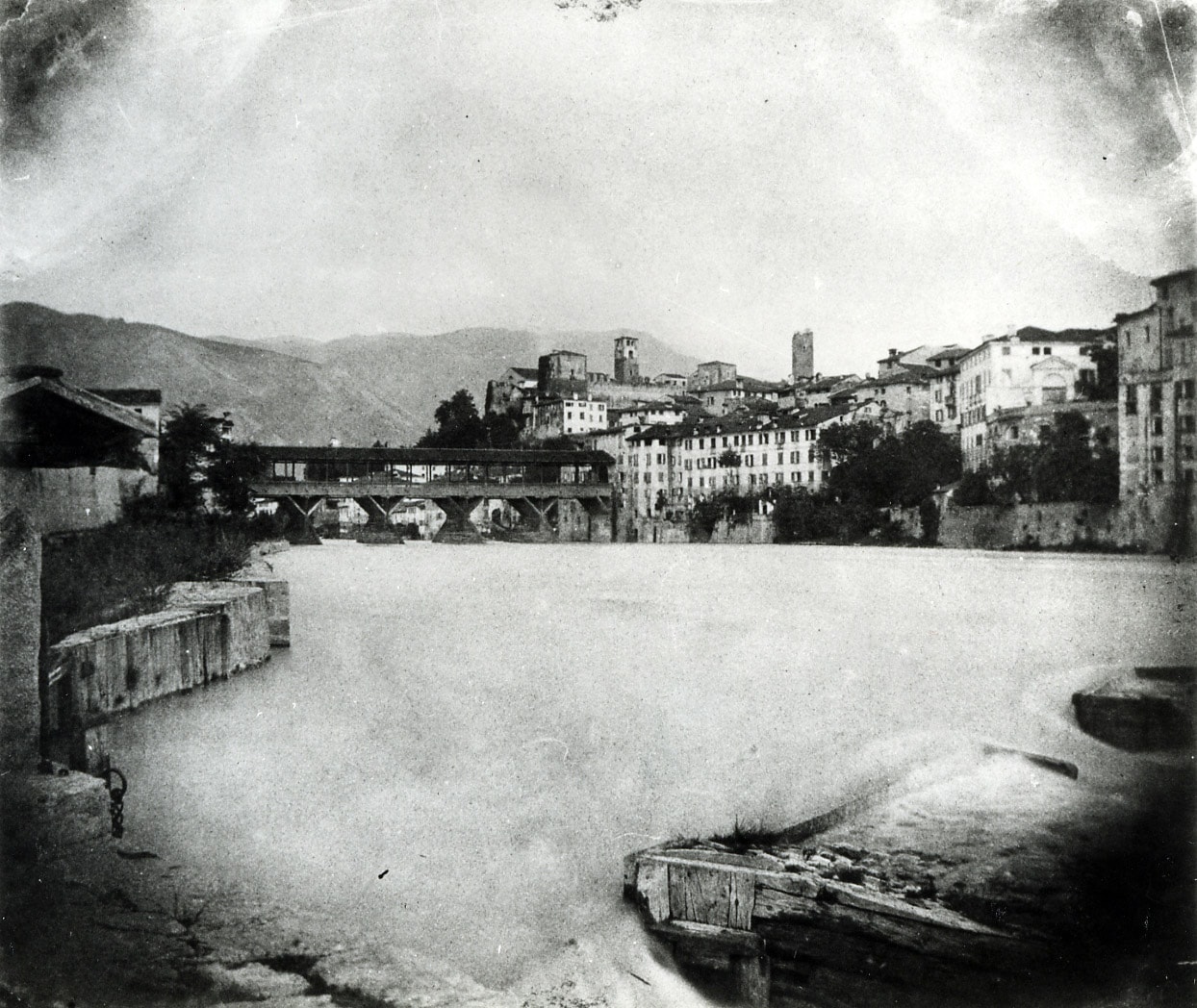 Andrea Fasoli, Veduta del ponte di Bassano dalla riva del Brenta, 1853, calotipo, Museo Civico, Bassano del Grappa