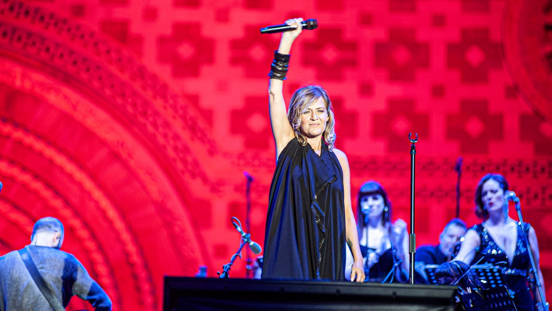 L'Aquila, 23 agosto. La cantante Irene Grandi sul palco della 727^ Perdonanza