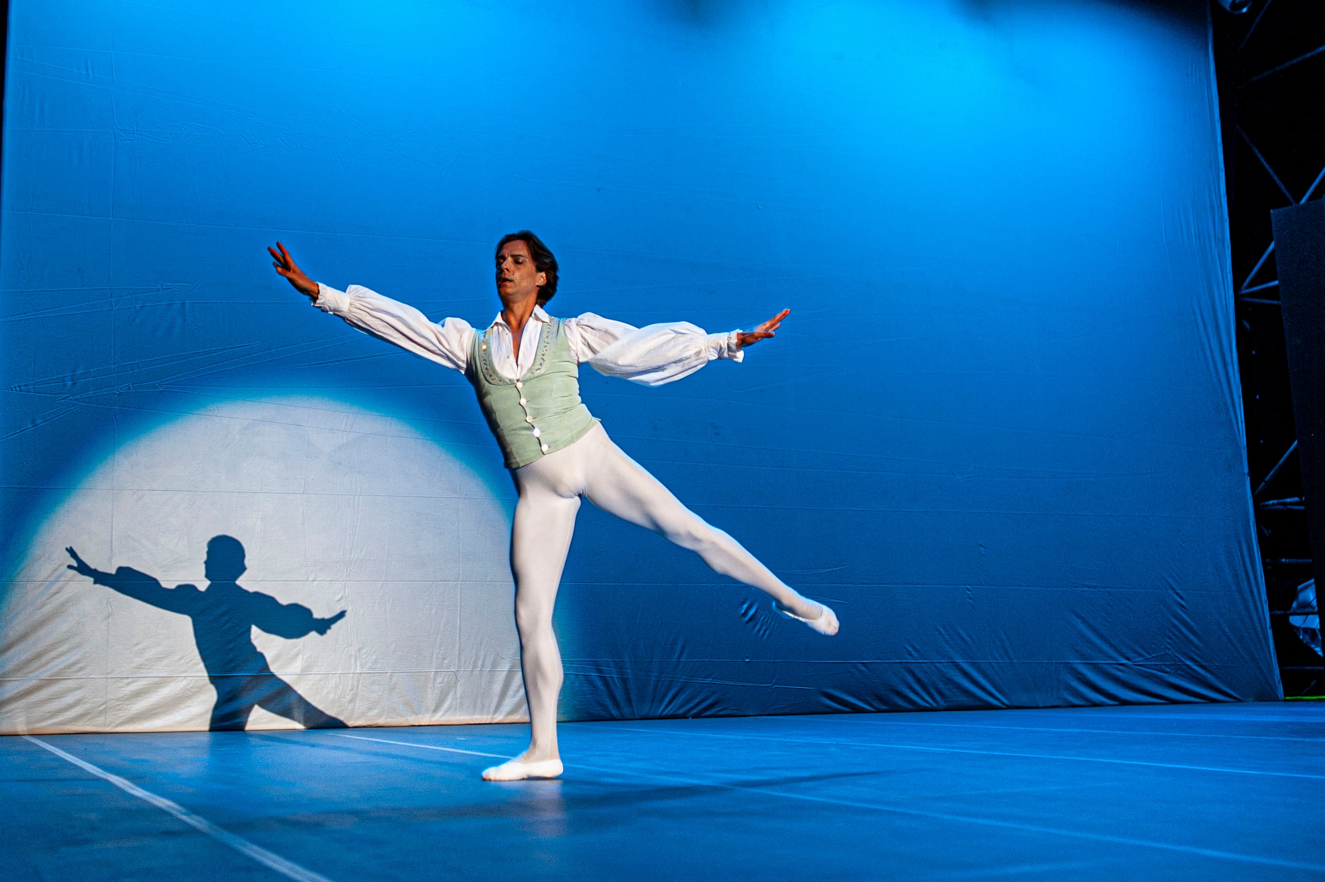 L'Aquila, 24 agosto 2021. L'esibizione del ballerino Giuseppe Picone 