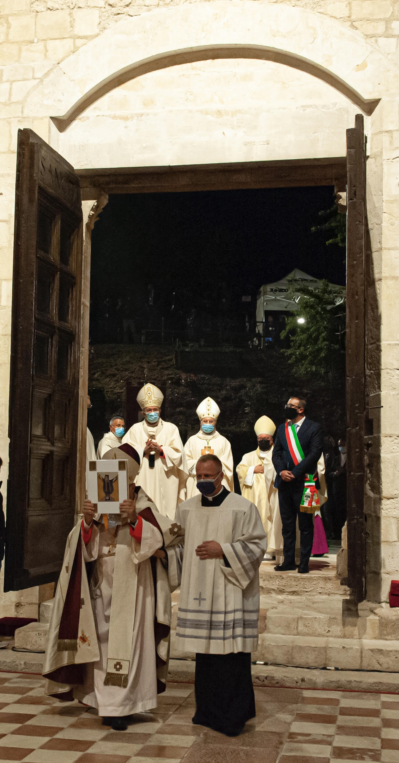 1630312066267_Apertura Porta Santa.jpg