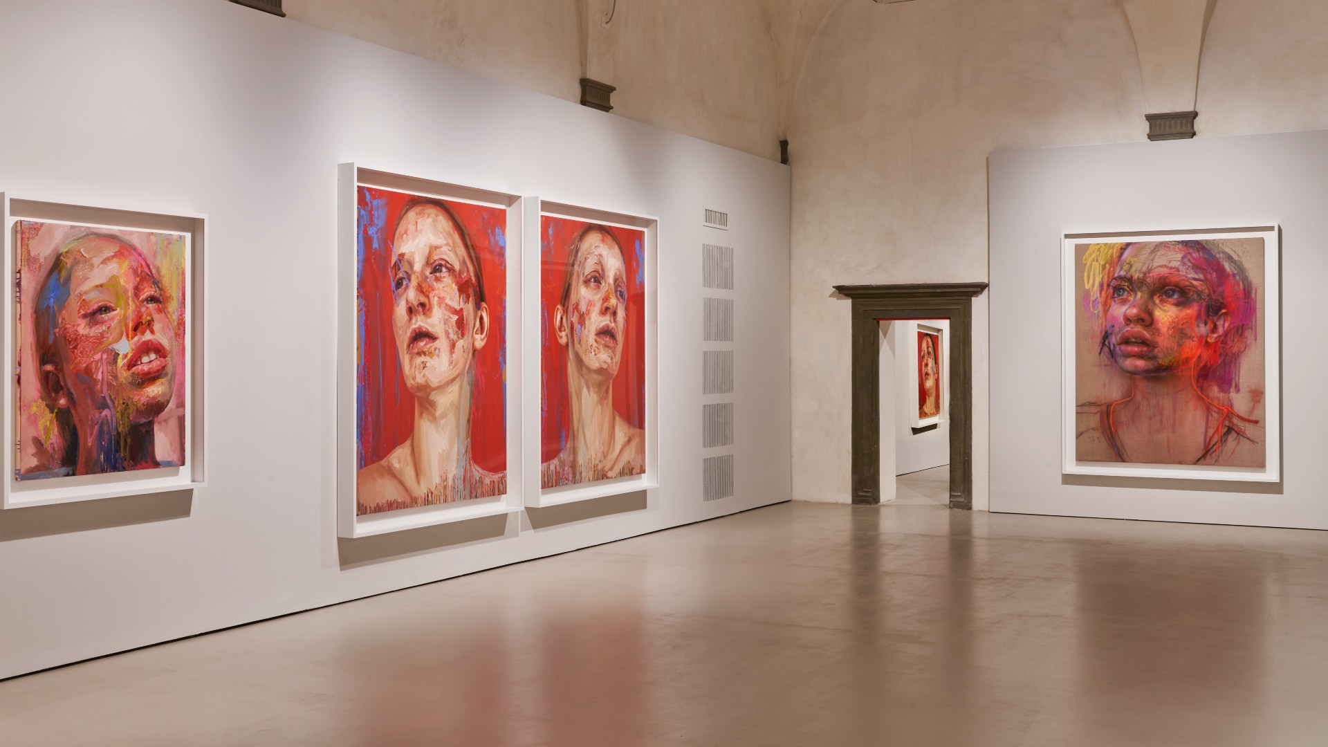 Jenny Saville Firenze, Installation view, Museo del Novecento © Jenny Saville. Tutti i diritti riservati, DACS 2021 Foto: Sebastiano Pellion di Persano Courtesy Gagosian