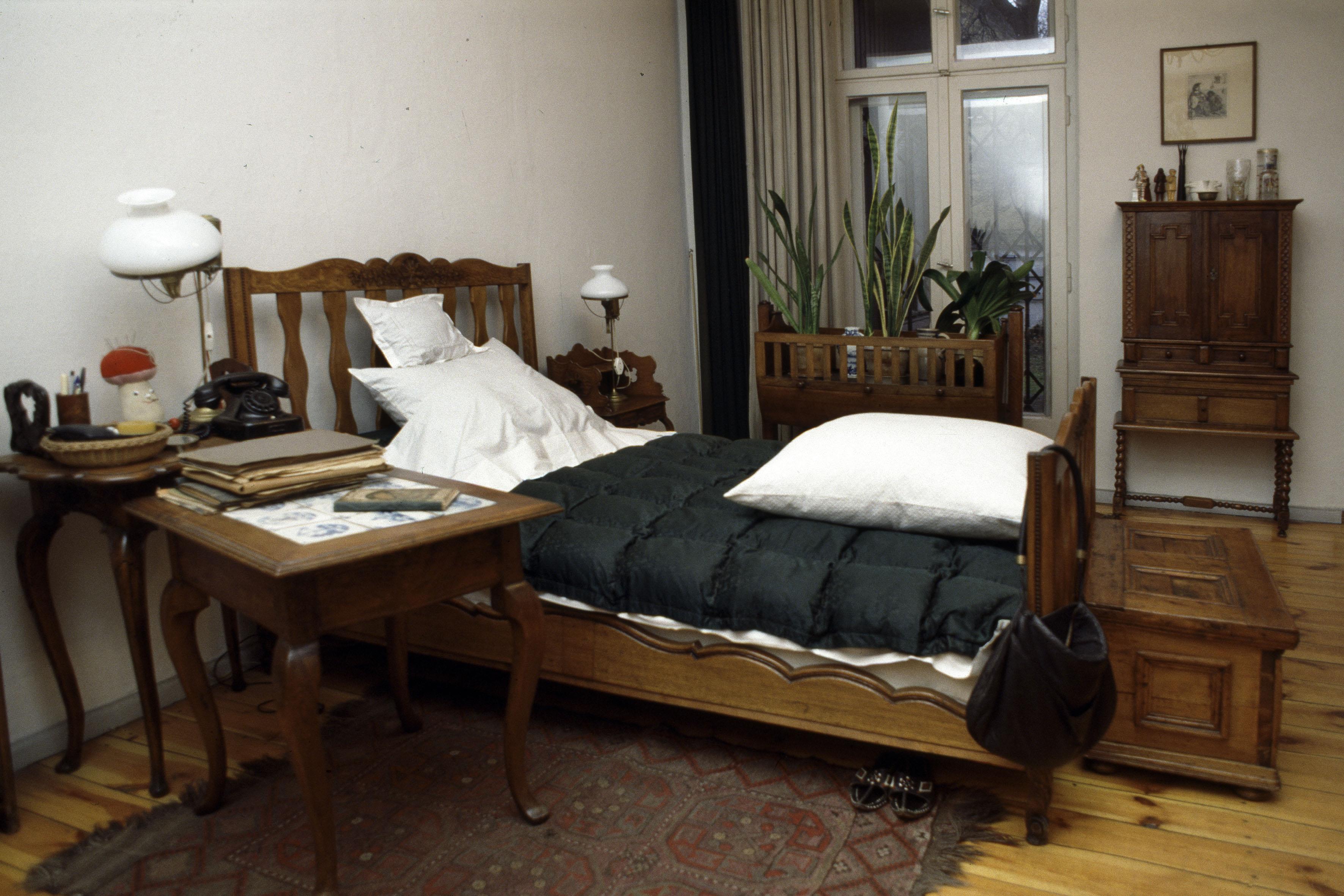 Berlino, Chausseestrasse, stanza da letto di Bertolt Brecht, dove lui e​ sua moglie Helene Weigel visse​ro fino al 1953.