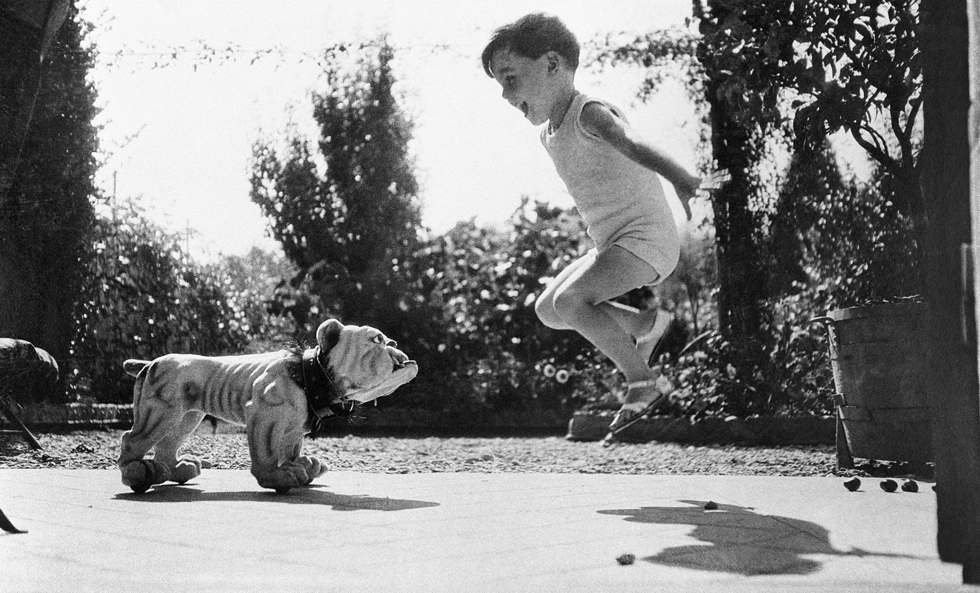 Dani Lartigue, Aix-les-Bains, agosto 1925, pubblicata in «Minerva», 1926. Photograph by Jacques Henri Lartigue © Ministère de la Culture (France), MAP-AAJHL