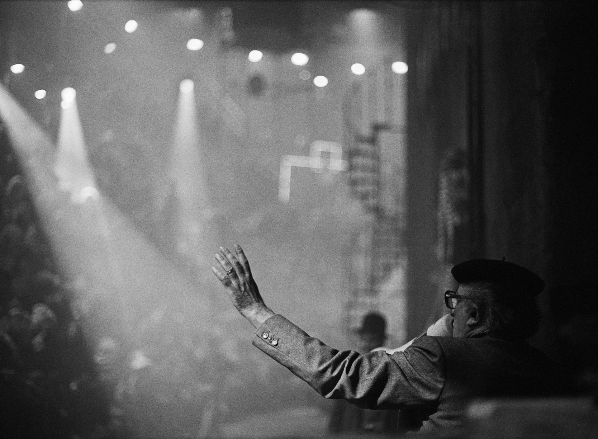 •Federico Fellini sul set di "La città delle donne", Cinecittà, Roma, 1979. Photograph by Jacques Henri Lartigue © Ministère de la Culture (France), MAP-AAJHL
