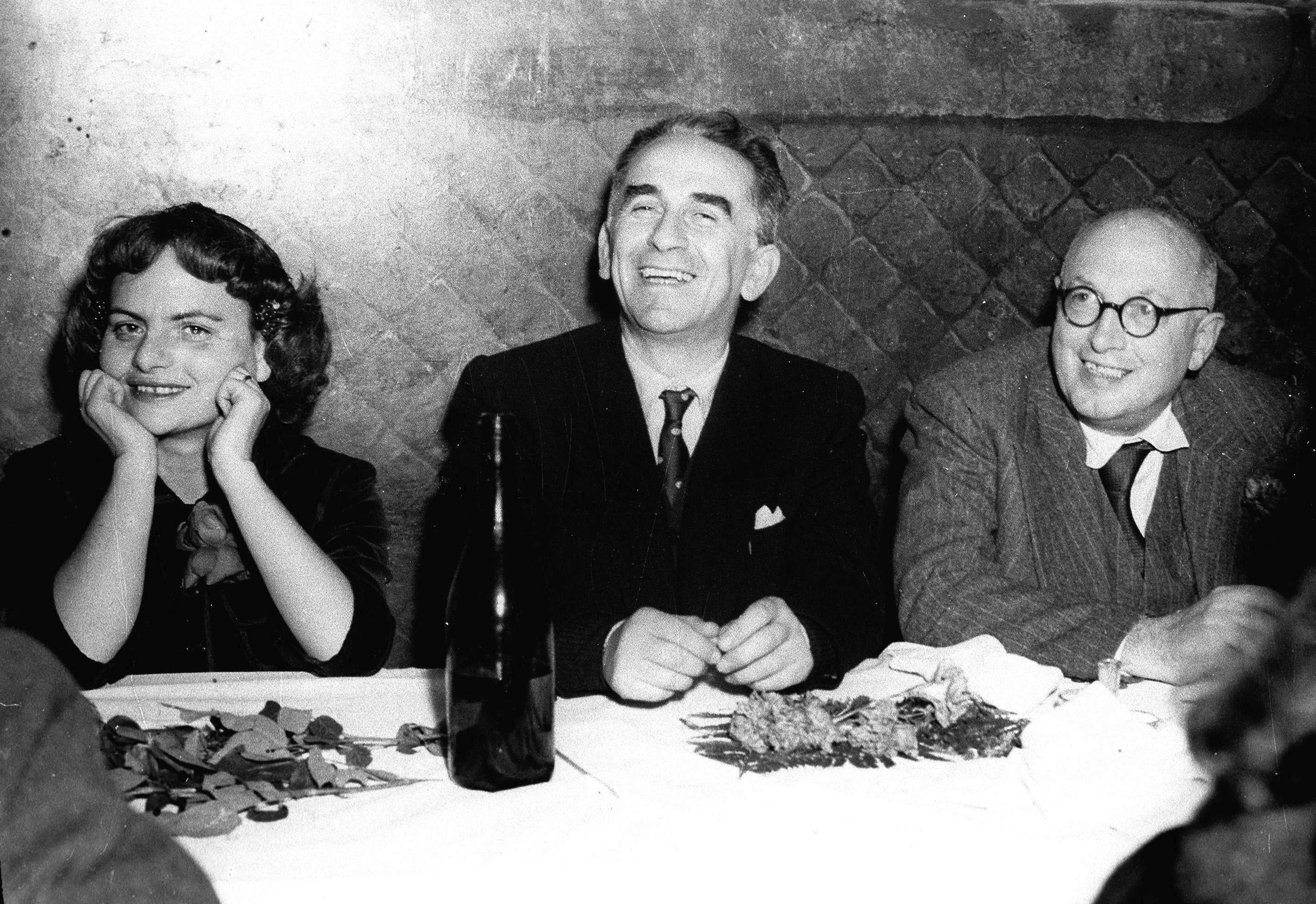 Elsa Morante con Luigi Longo e Pietro Nenni