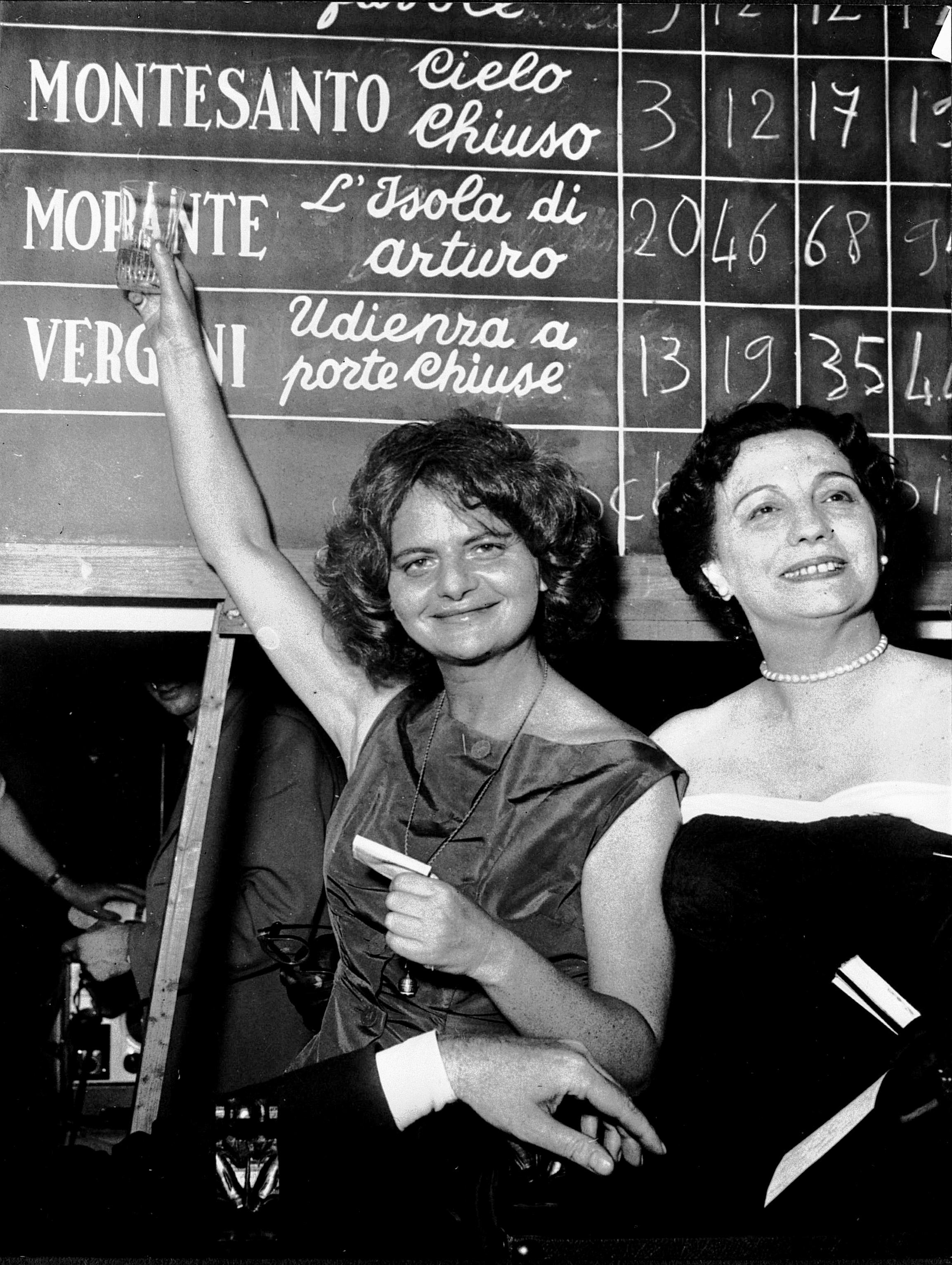 Elsa Morante al Premio Strega con Maria Bellonci, 1957